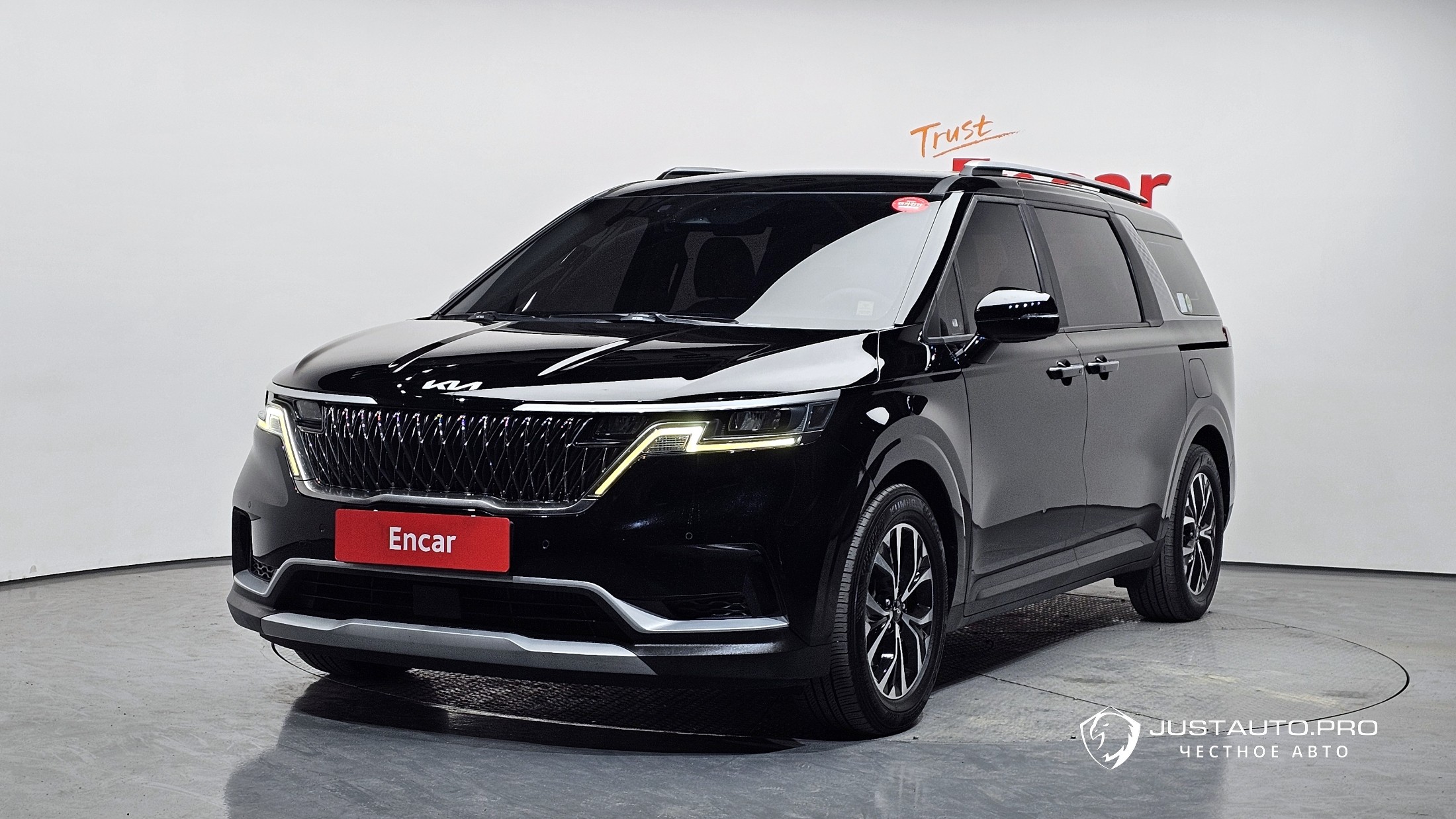 Автомобиль Kia Canival