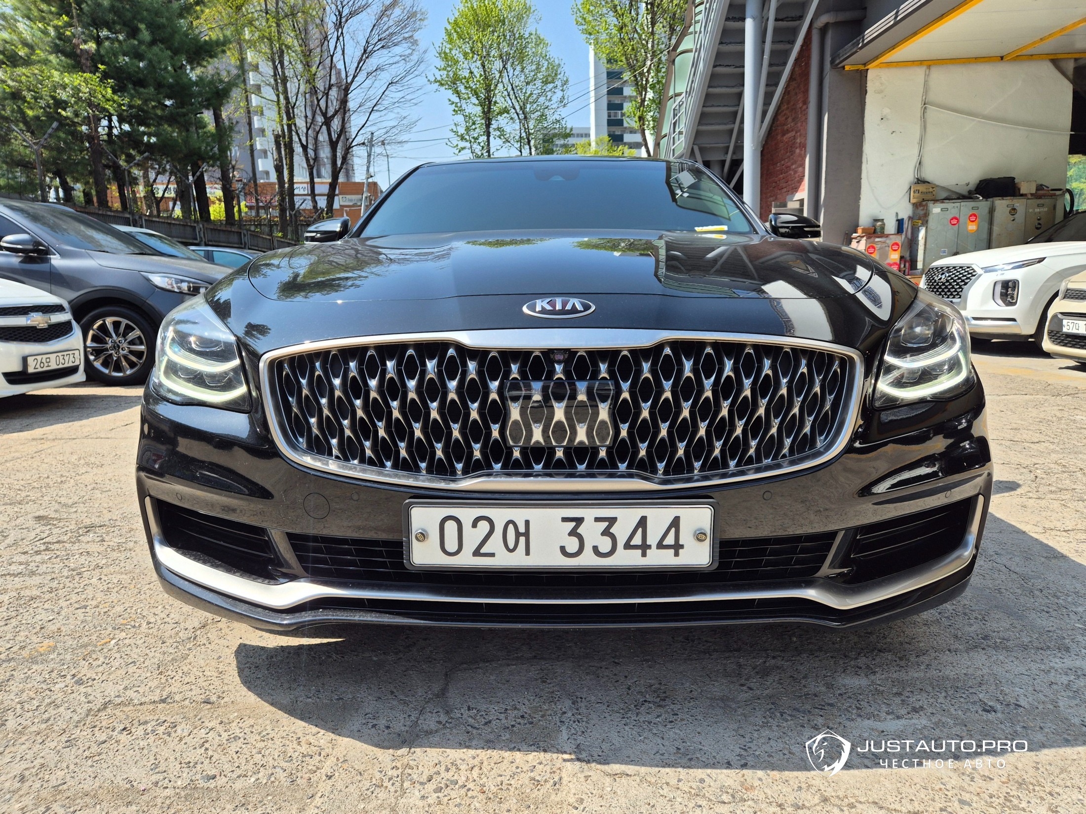 Автомобиль Kia K9