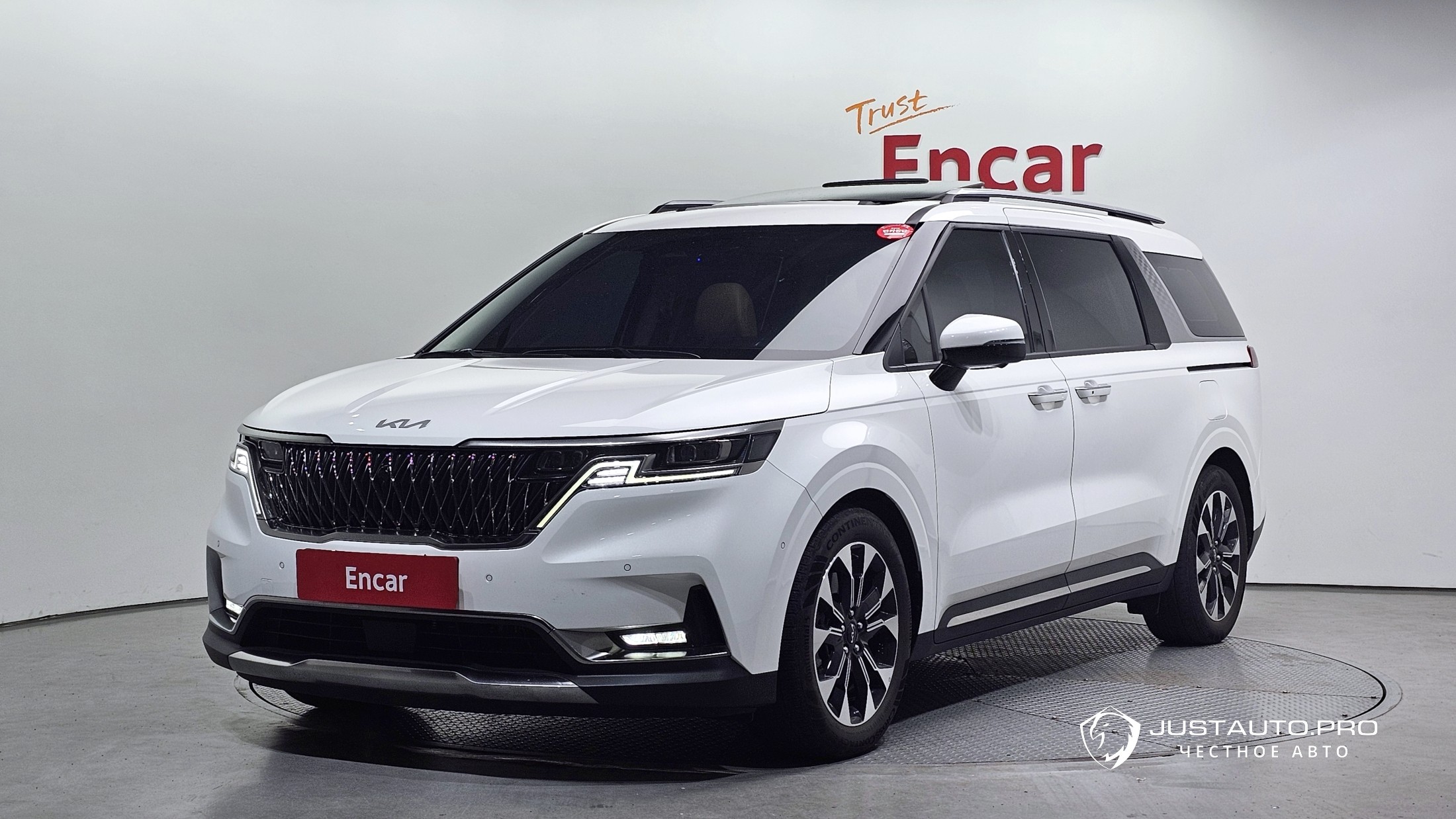 Автомобиль Kia Canival