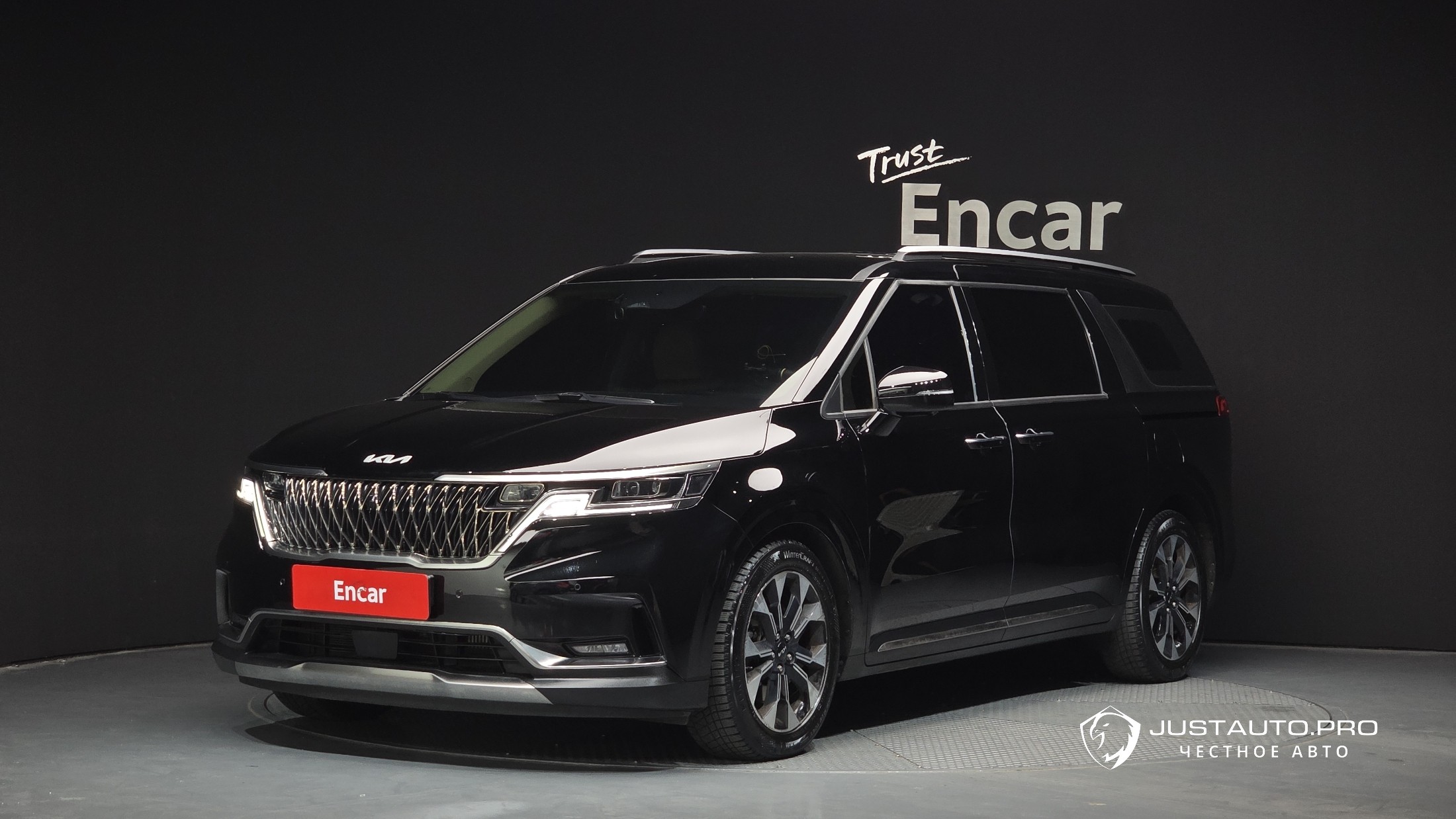 Автомобиль Kia Canival