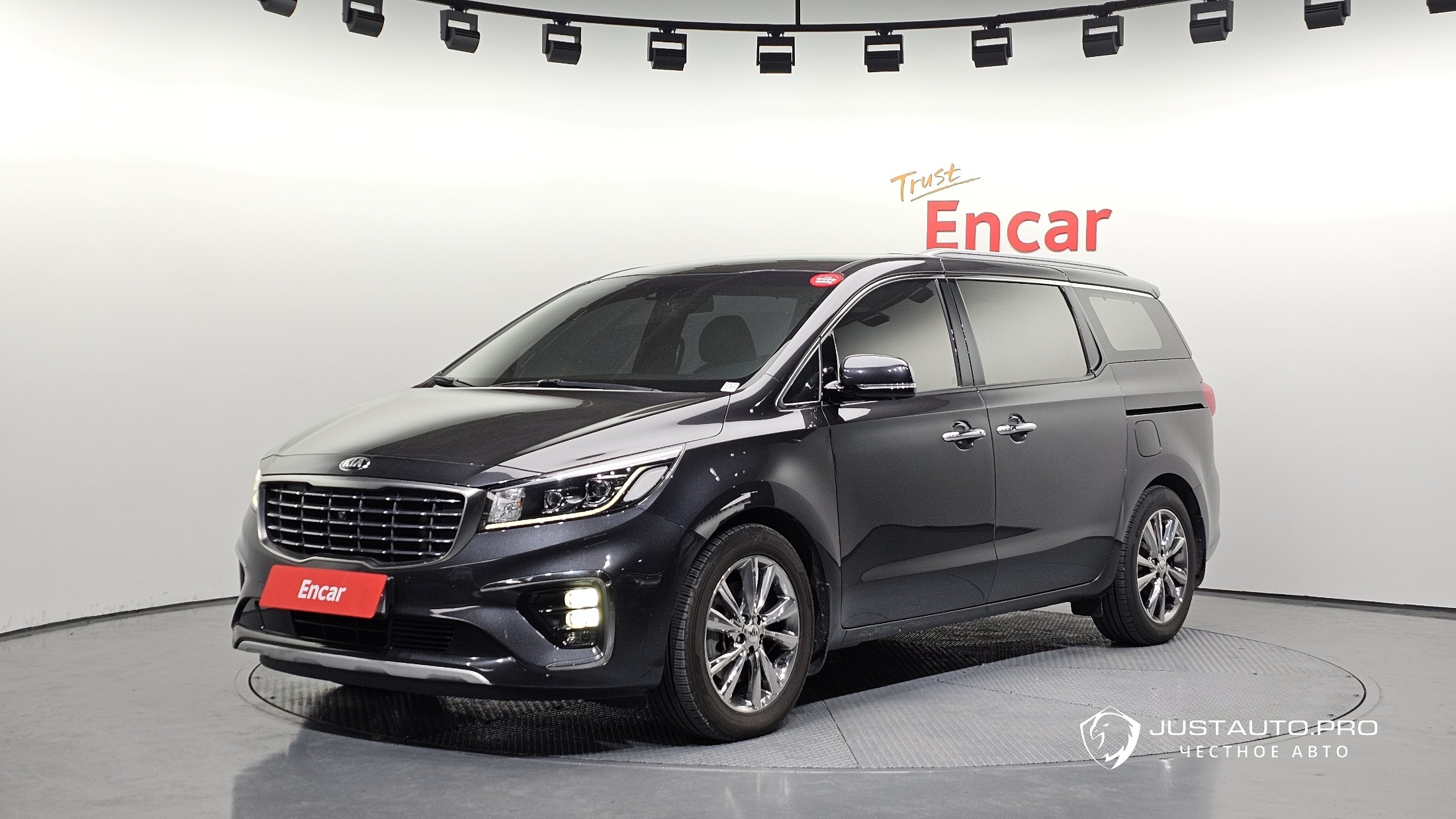 Автомобиль Kia Canival