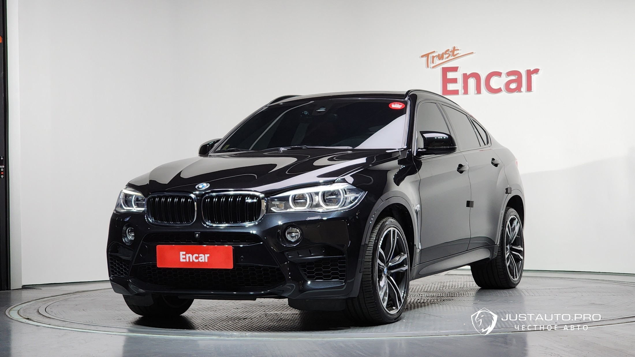 Автомобиль BMW X6M