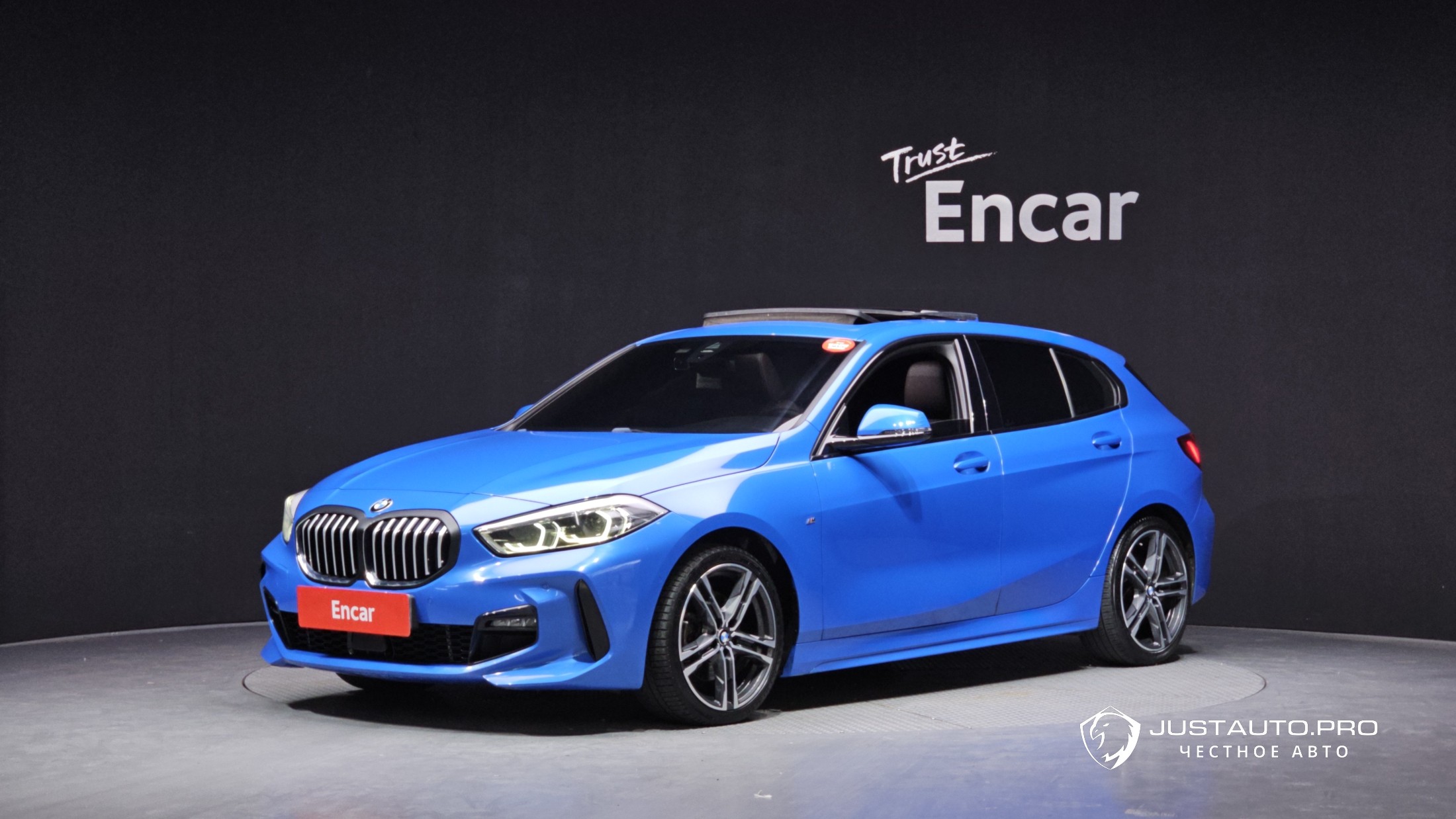 Автомобиль BMW 1-Series