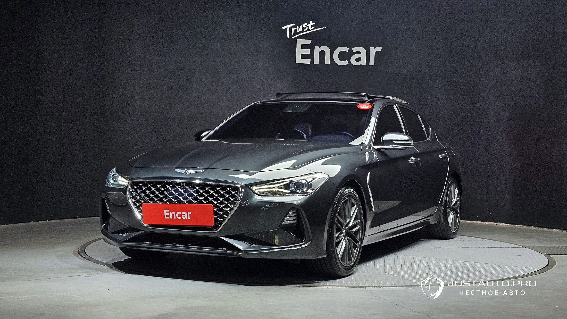 Автомобиль Genesis G70