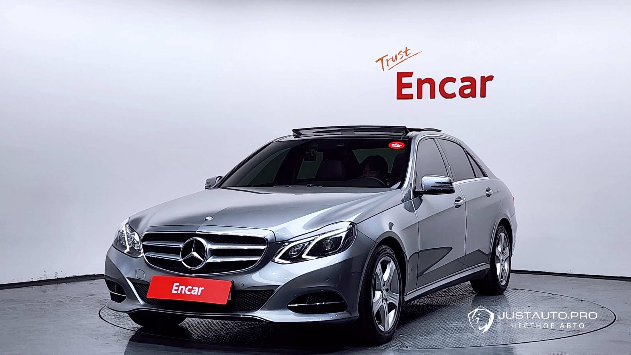 Автомобиль Mercedes-Benz E-Class