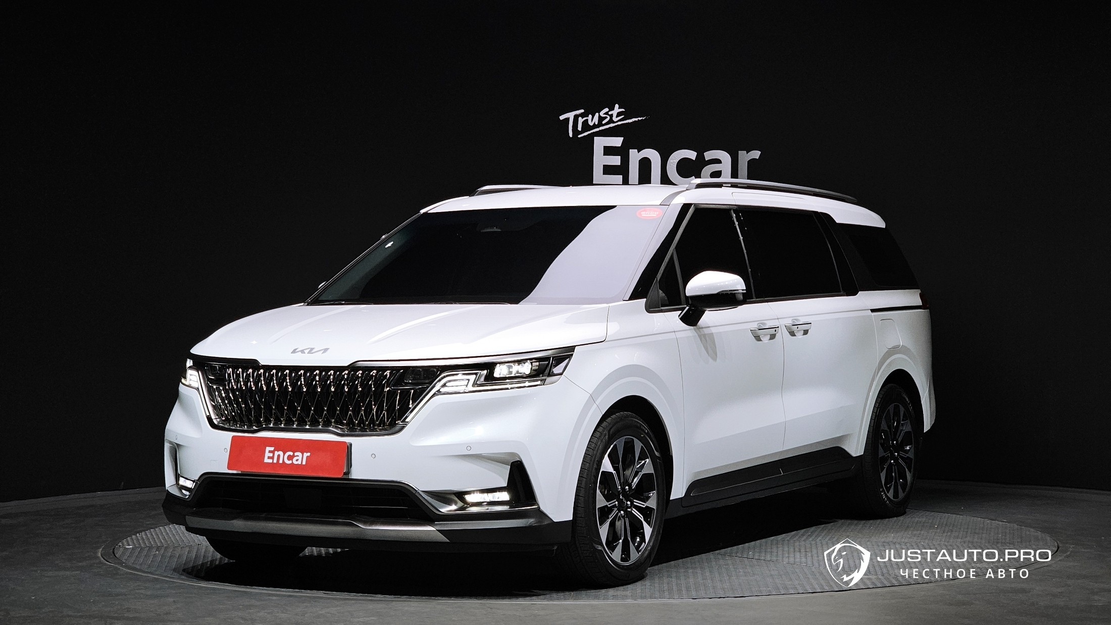 Автомобиль Kia Canival
