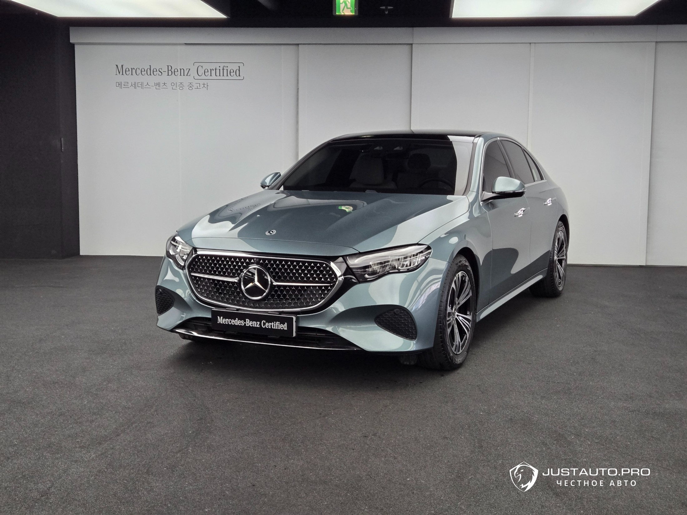 Автомобиль Mercedes-Benz E-Class