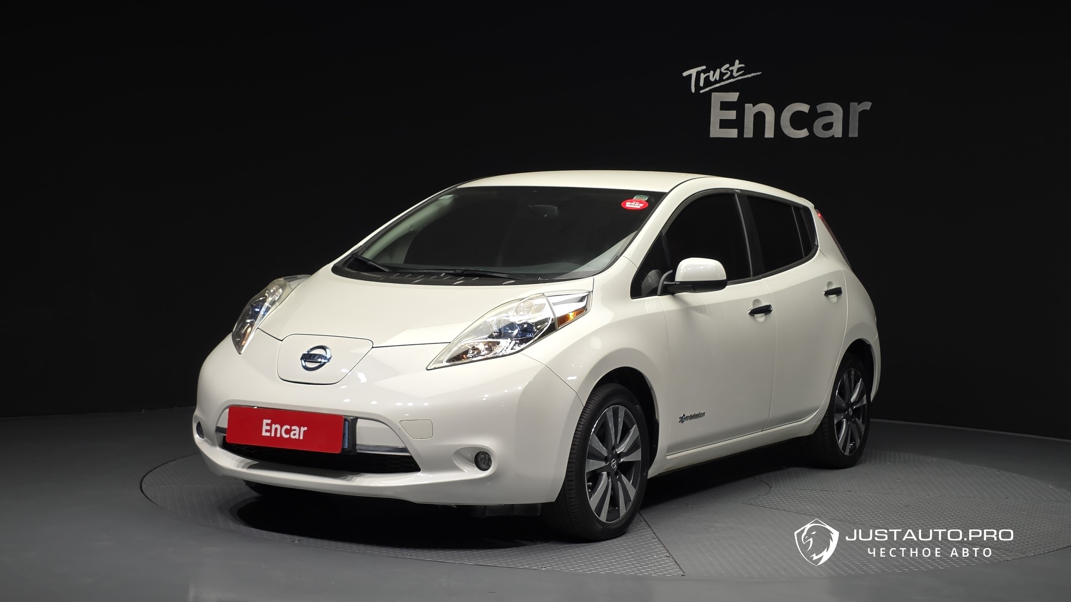 Автомобиль Nissan Leaf