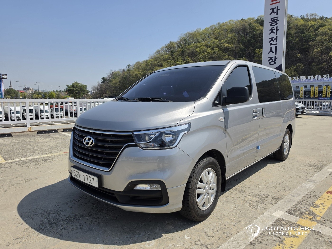 Автомобиль Hyundai Starex