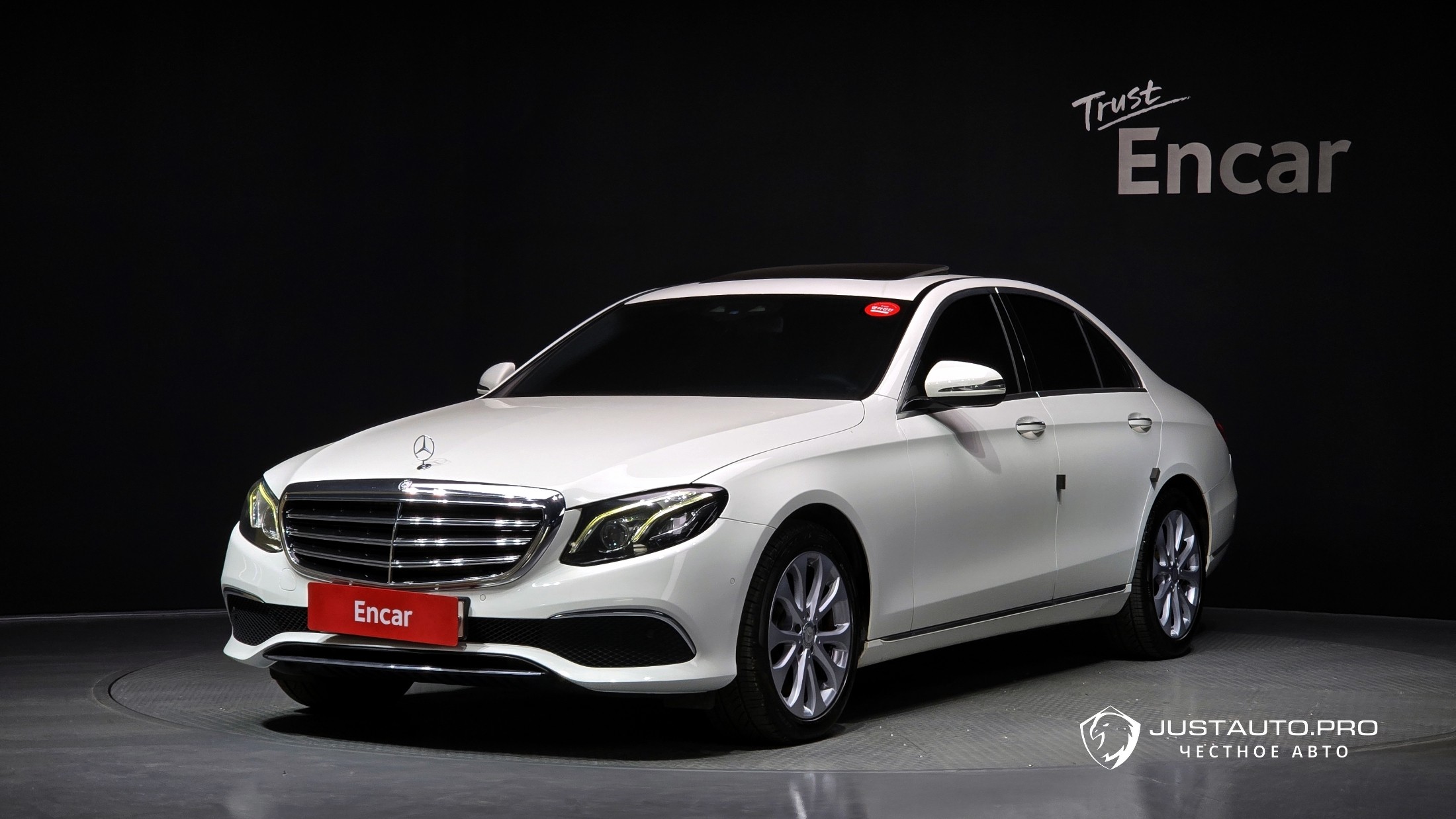 Автомобиль Mercedes-Benz E-Class