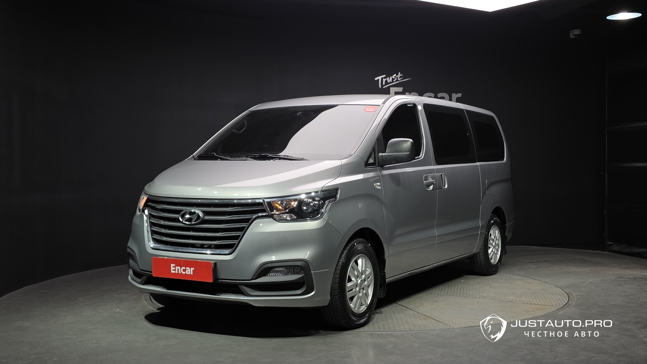 Автомобиль Hyundai Starex