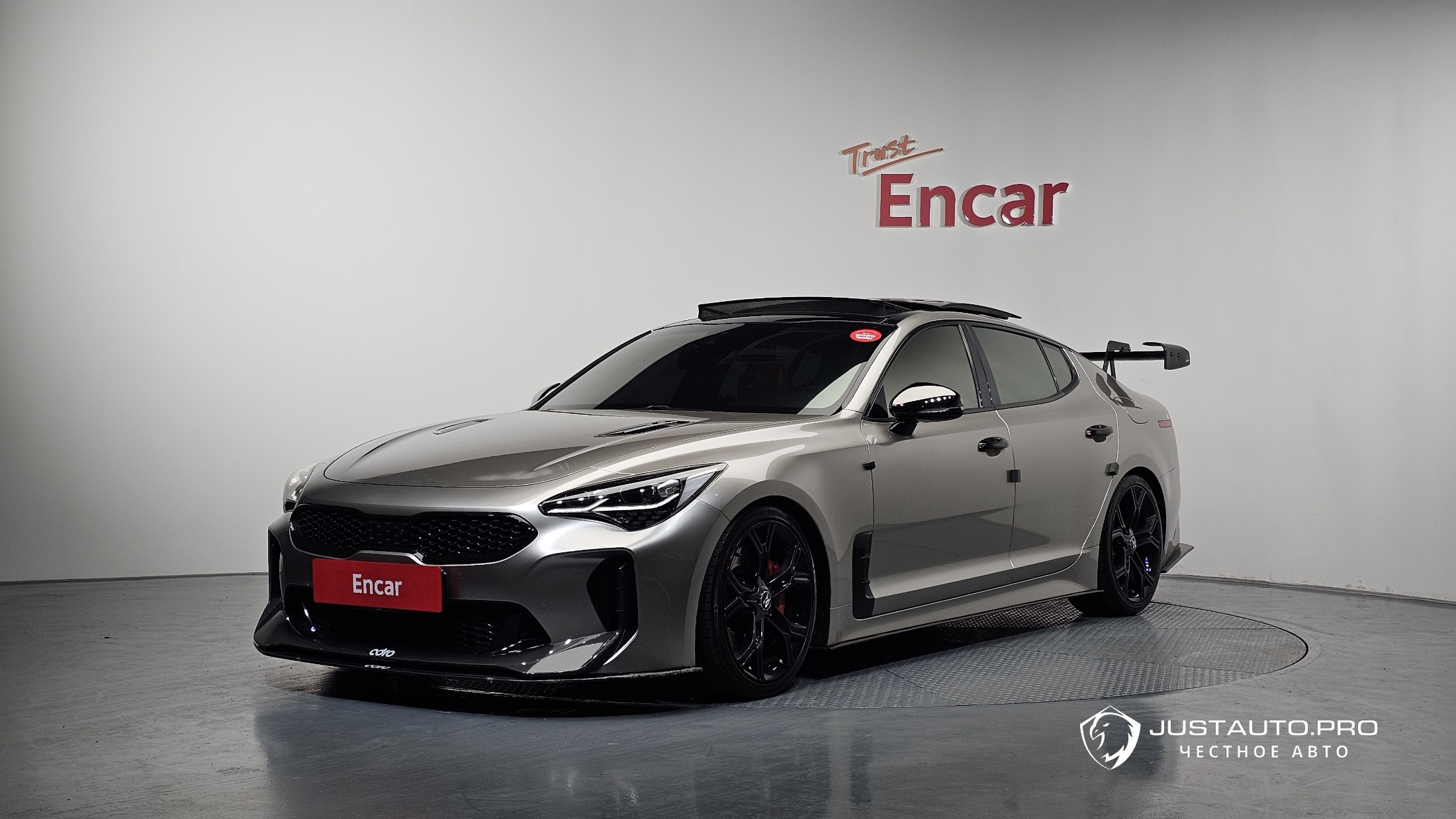 Автомобиль Kia Stinger