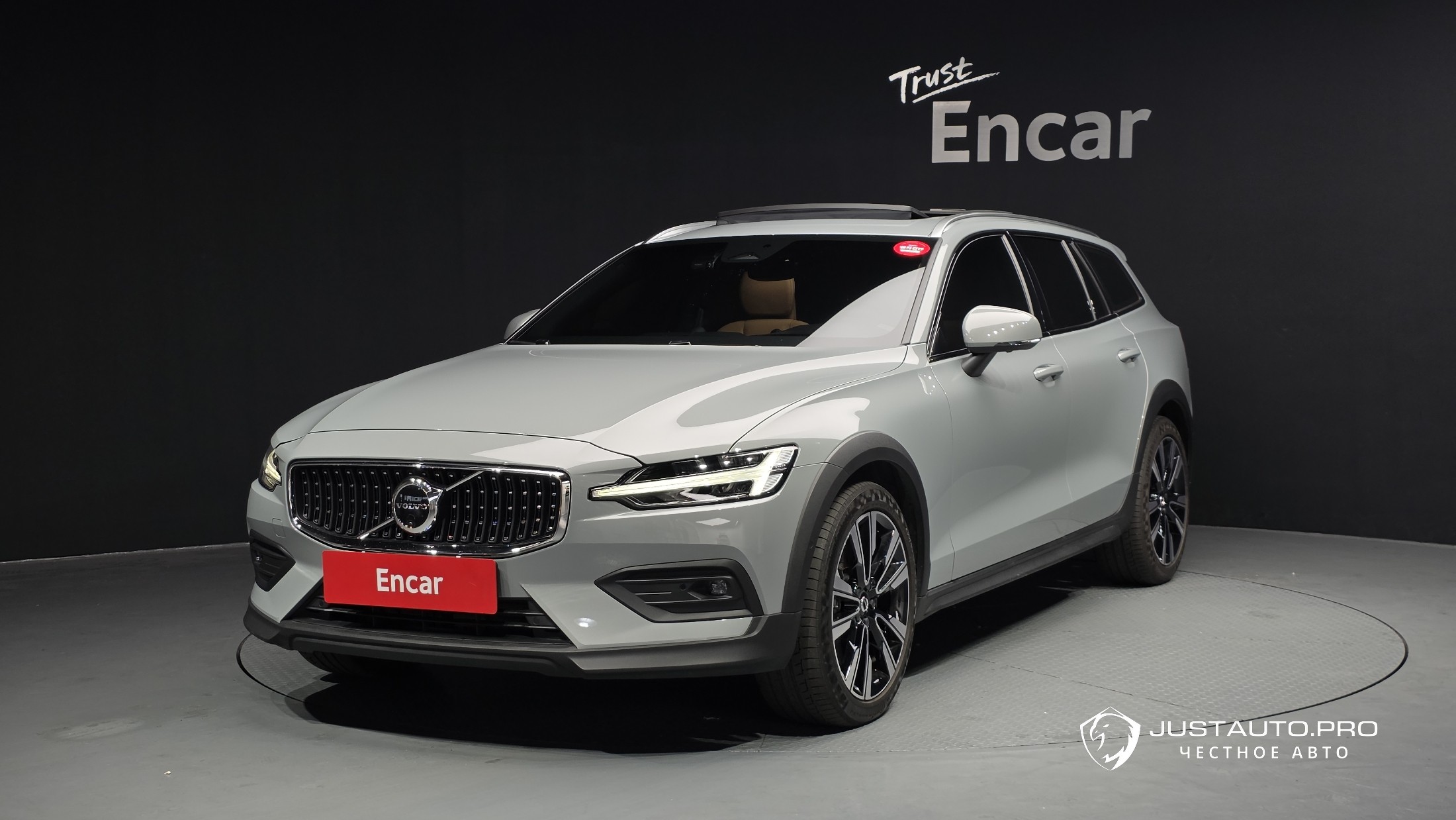 Автомобиль Volvo V60