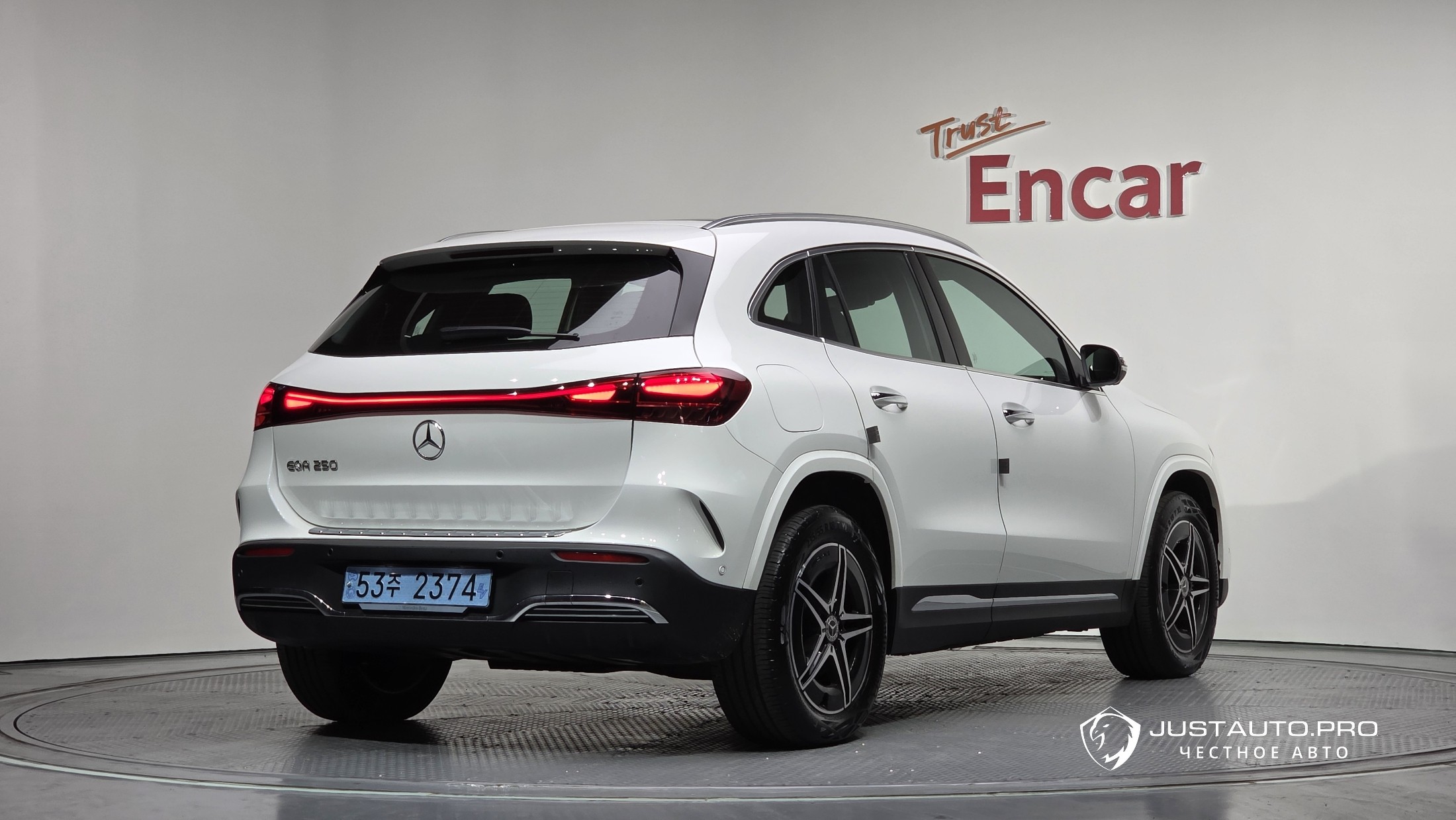 Автомобиль Mercedes-Benz EQA