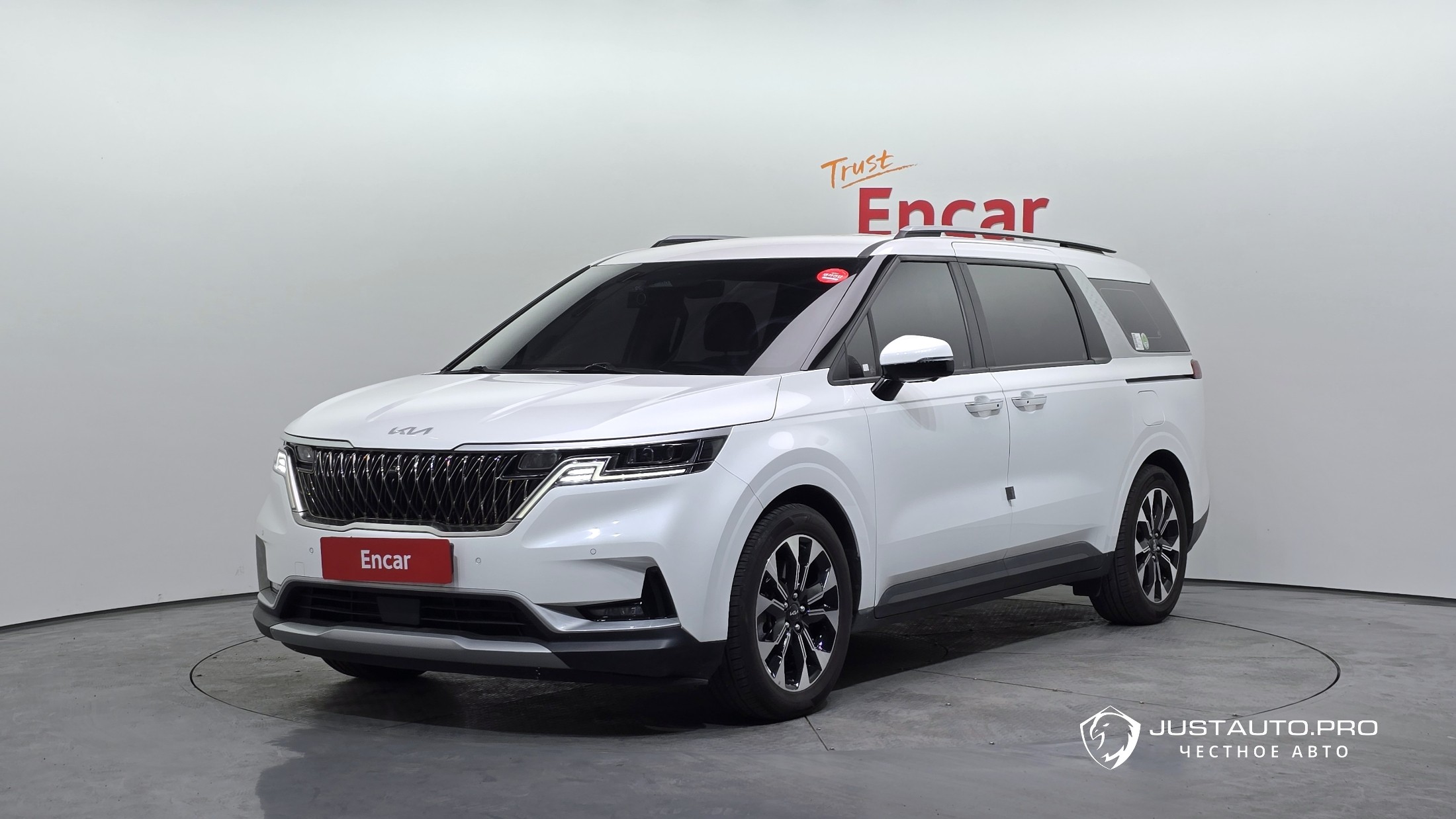 Автомобиль Kia Canival