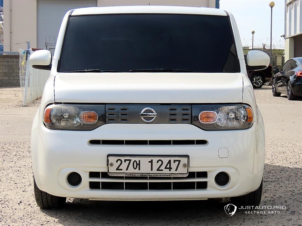 Автомобиль Nissan Cube