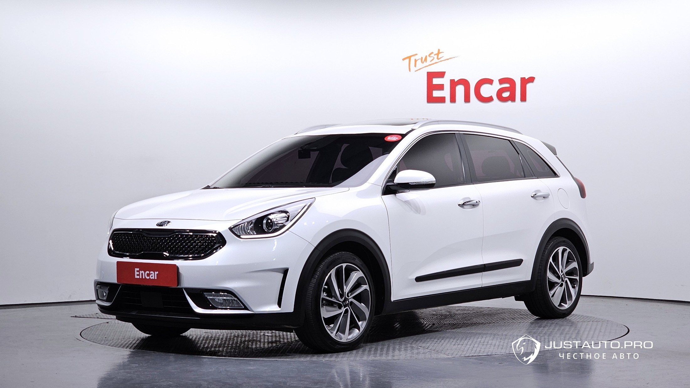Автомобиль Kia Niro
