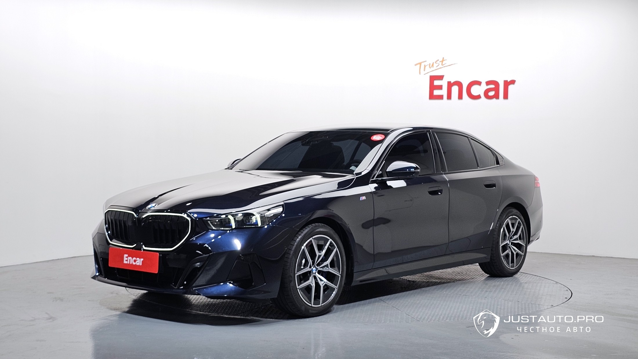 Автомобиль BMW 5-Series