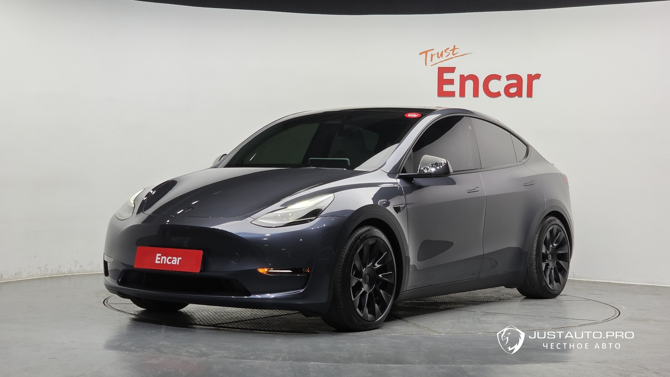 Автомобиль Tesla Model Y