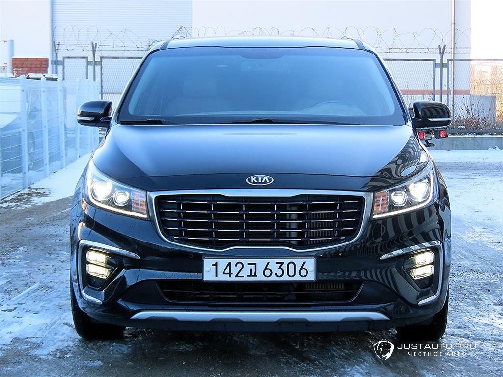 Автомобиль Kia Canival