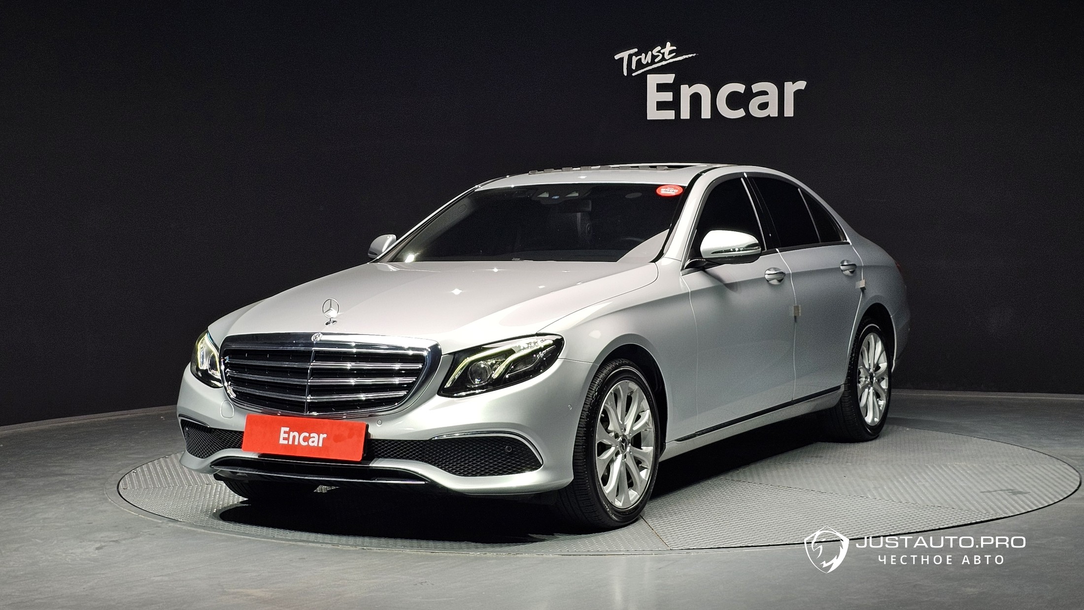 Автомобиль Mercedes-Benz E-Class