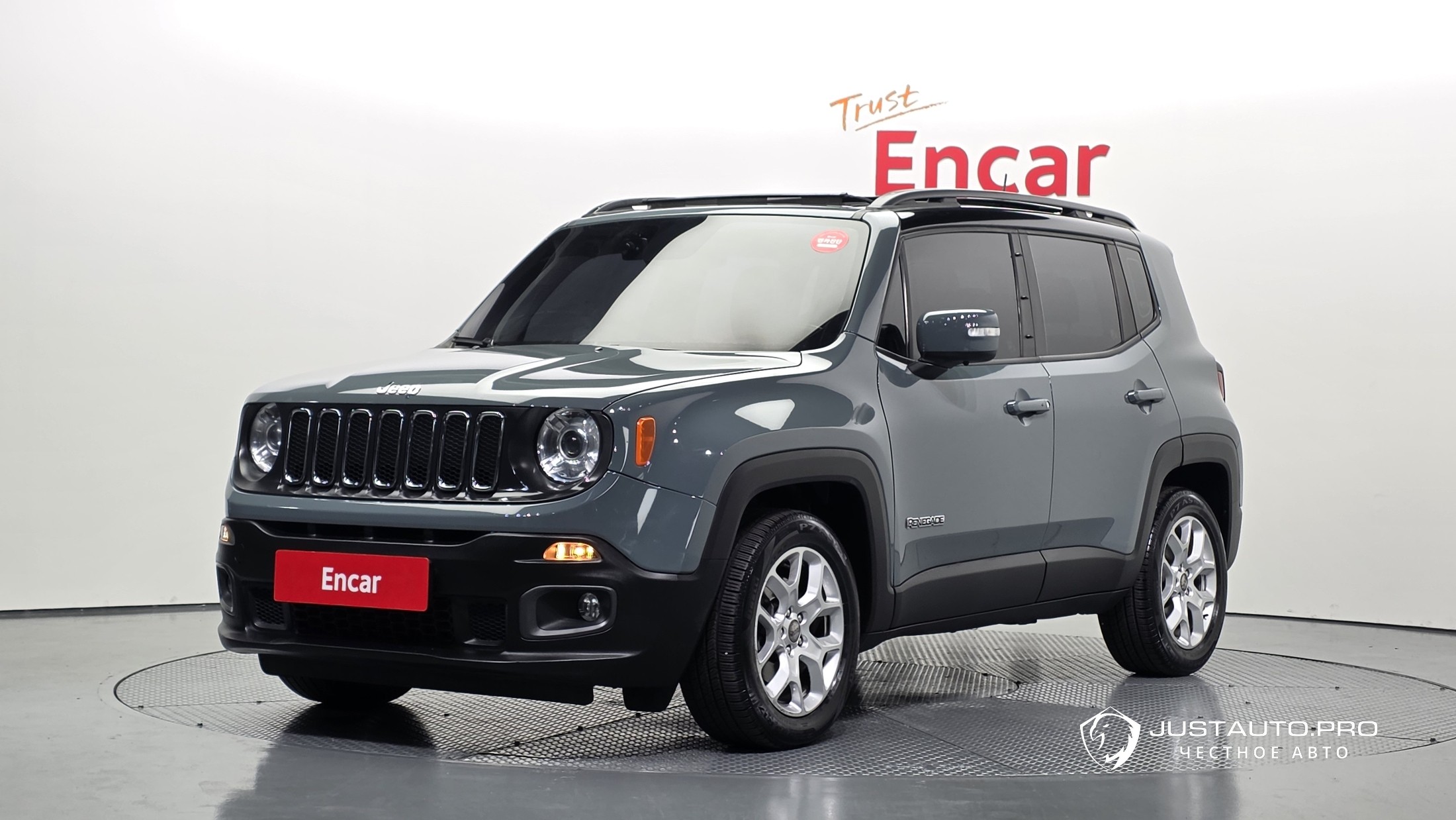 Автомобиль Jeep Renegade