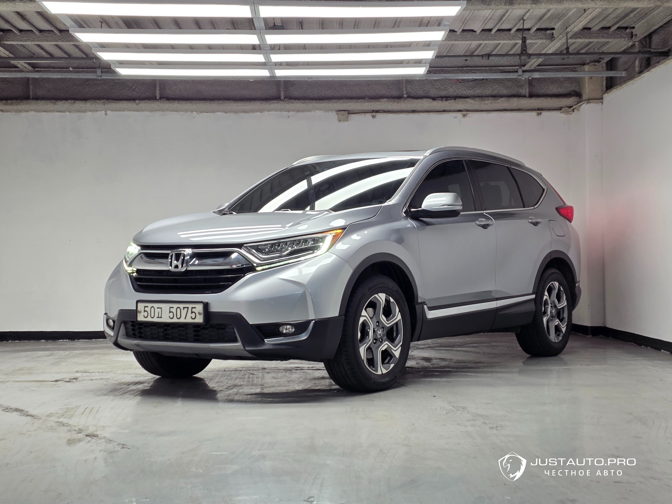 Автомобиль Honda CR-V