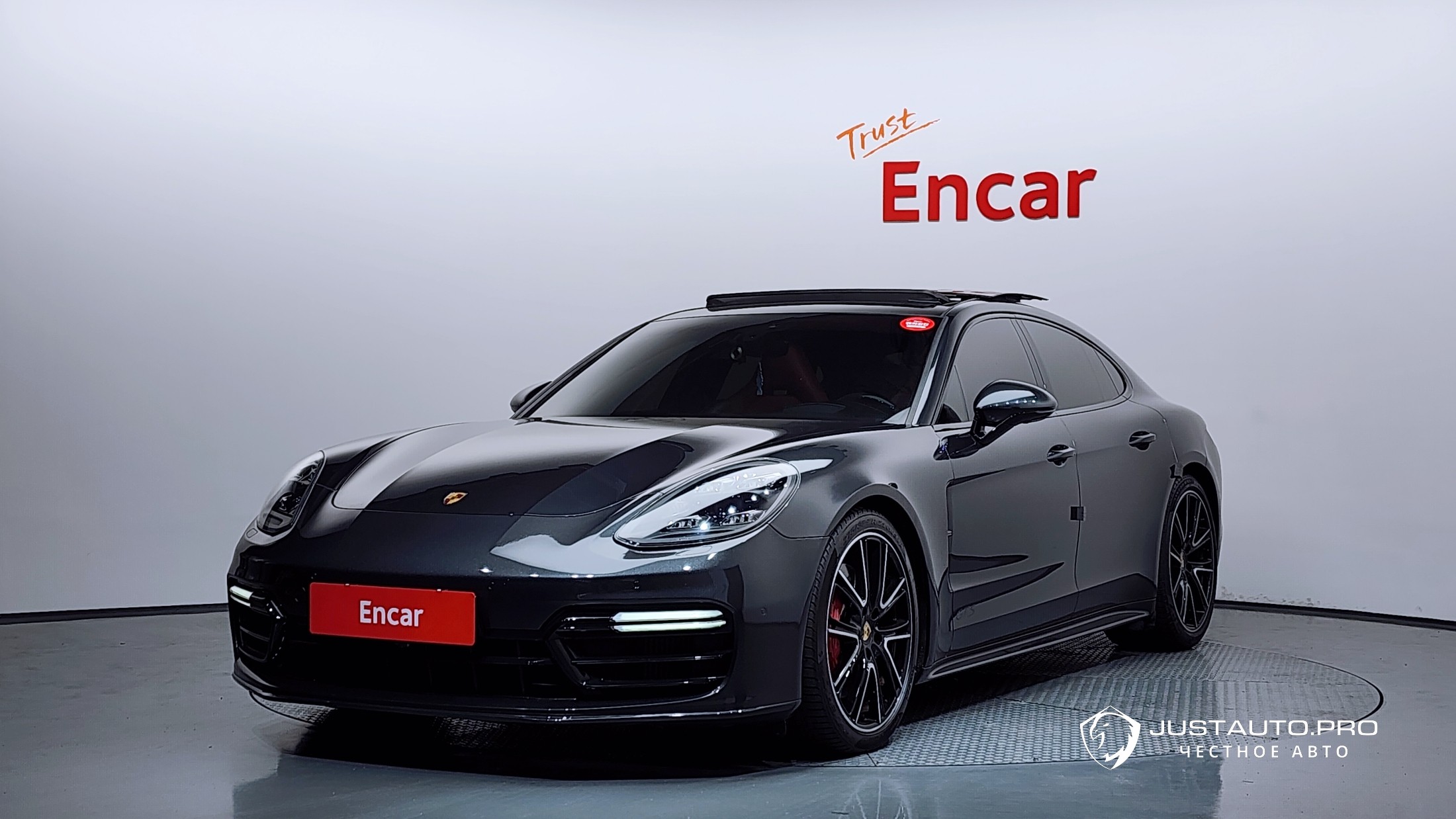 Автомобиль Porsche Panamera