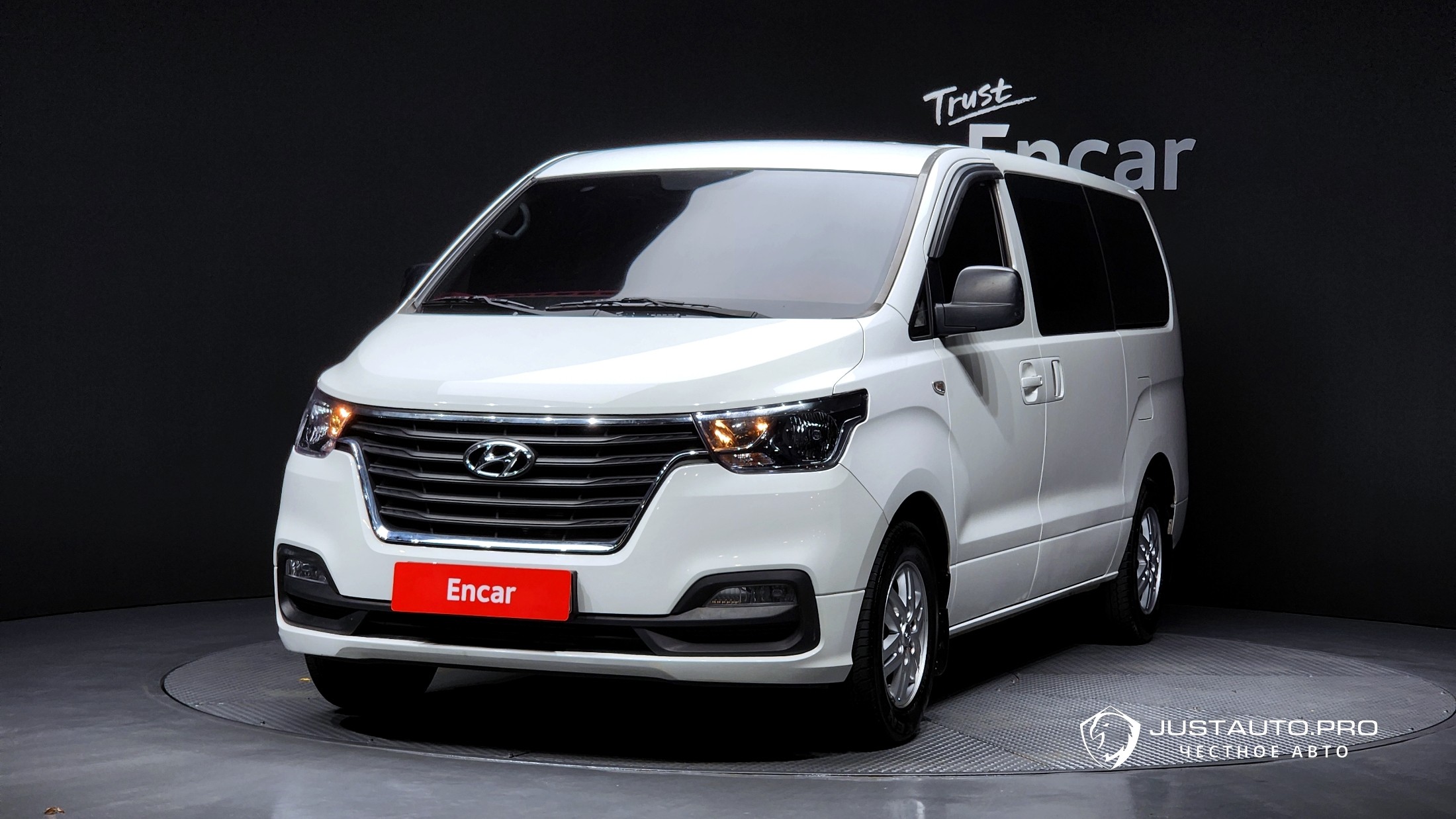 Автомобиль Hyundai Starex