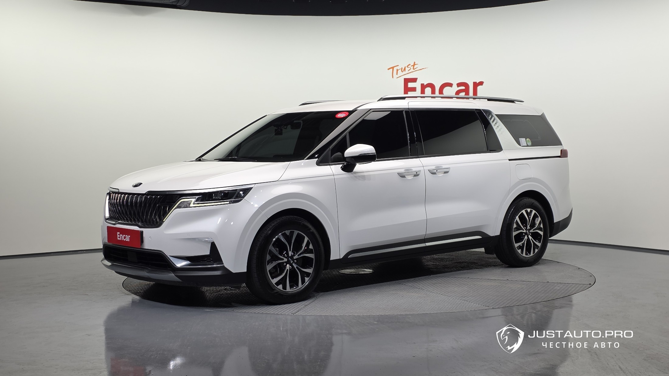 Автомобиль Kia Canival