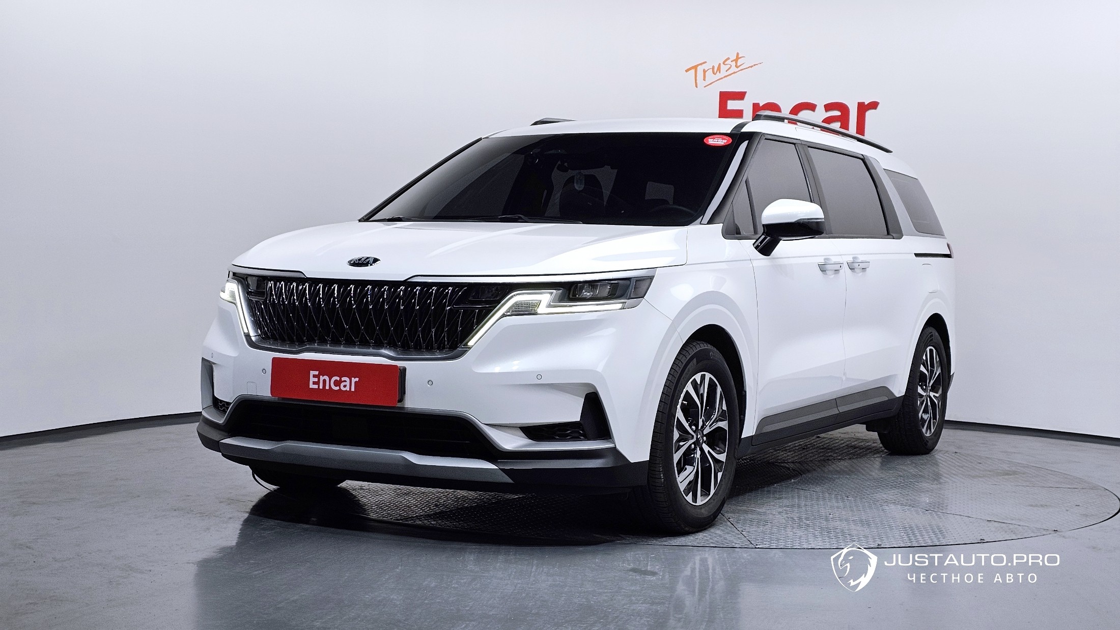 Автомобиль Kia Canival