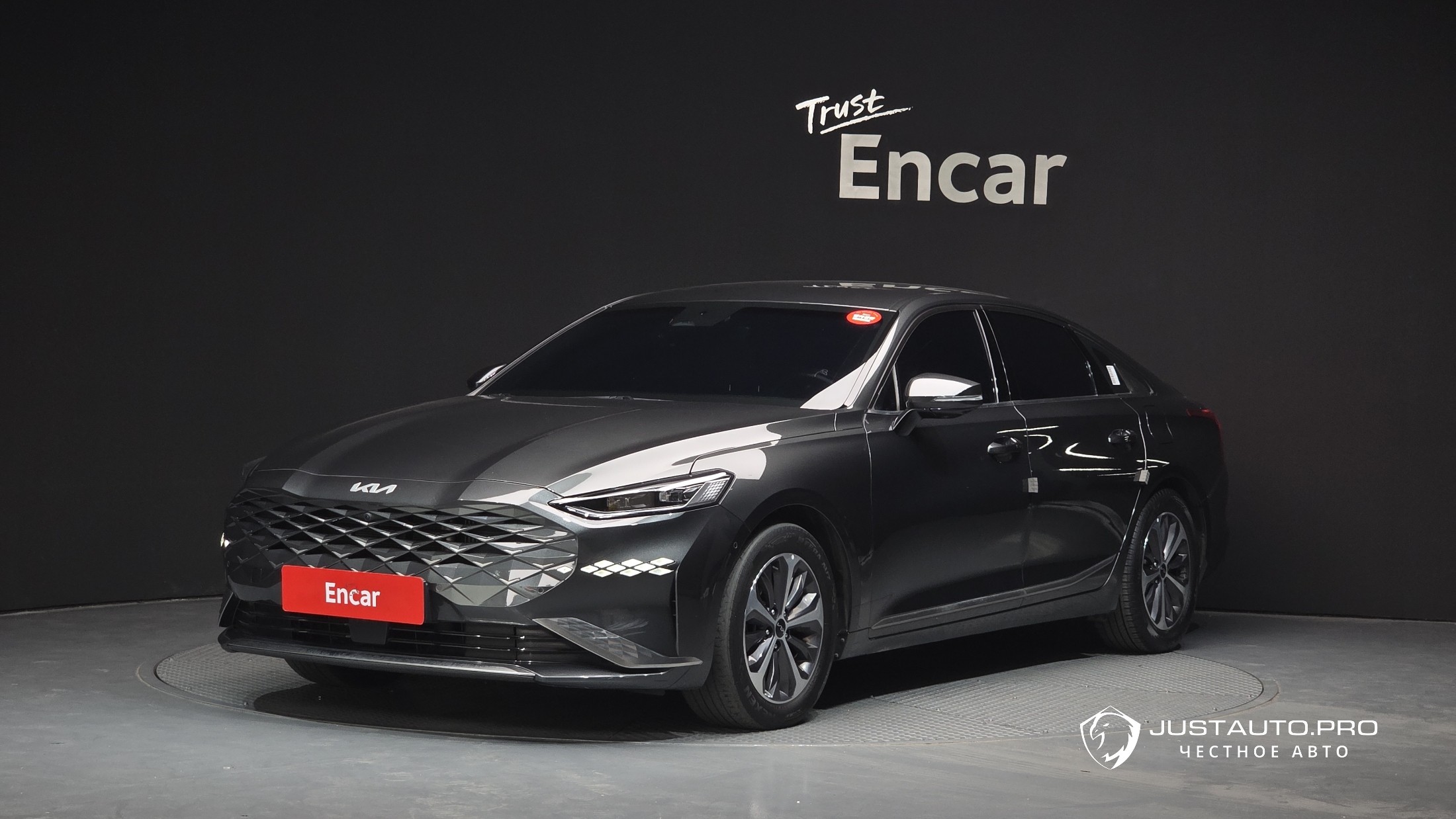 Автомобиль Kia K8