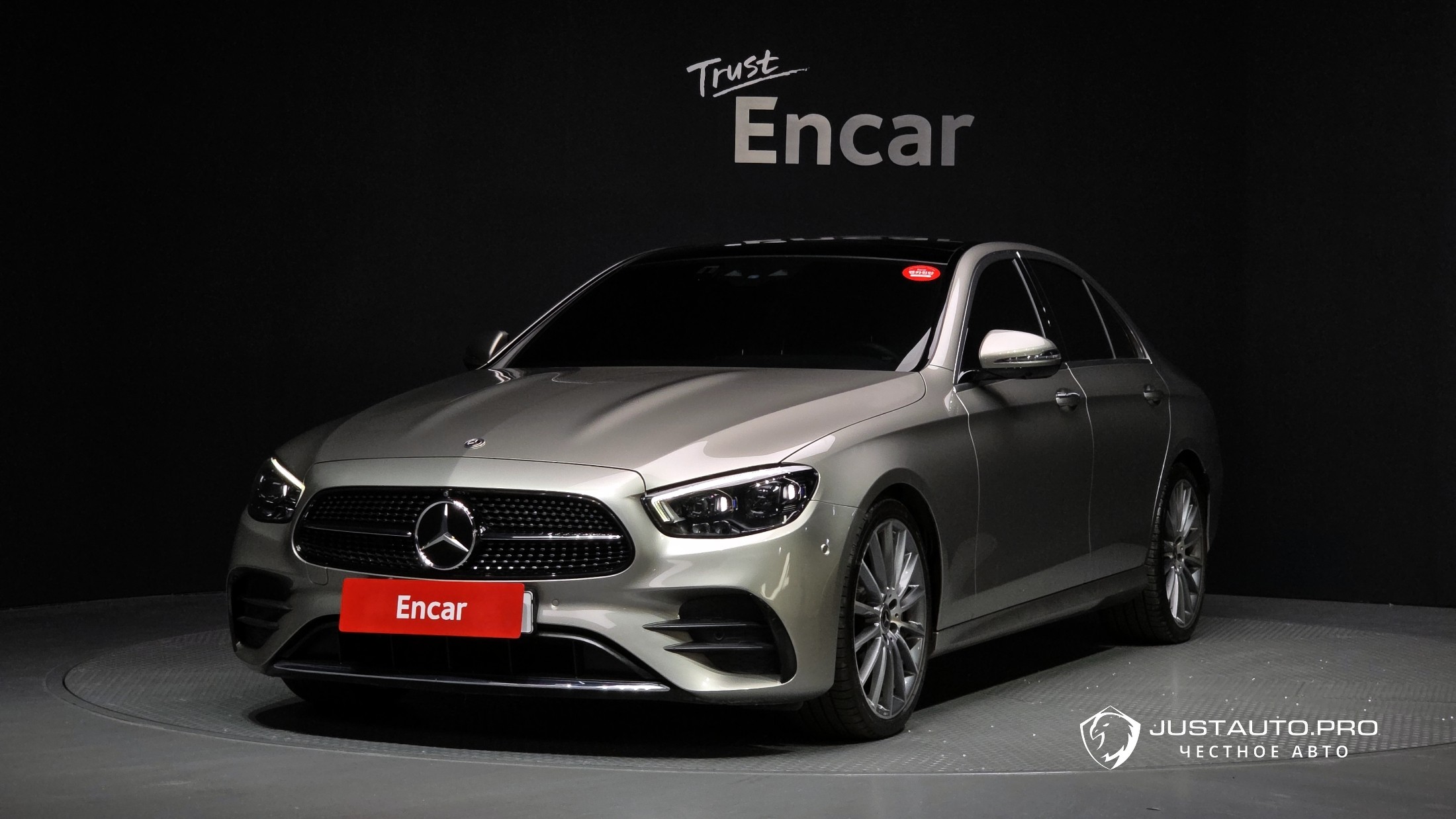 Автомобиль Mercedes-Benz E-Class