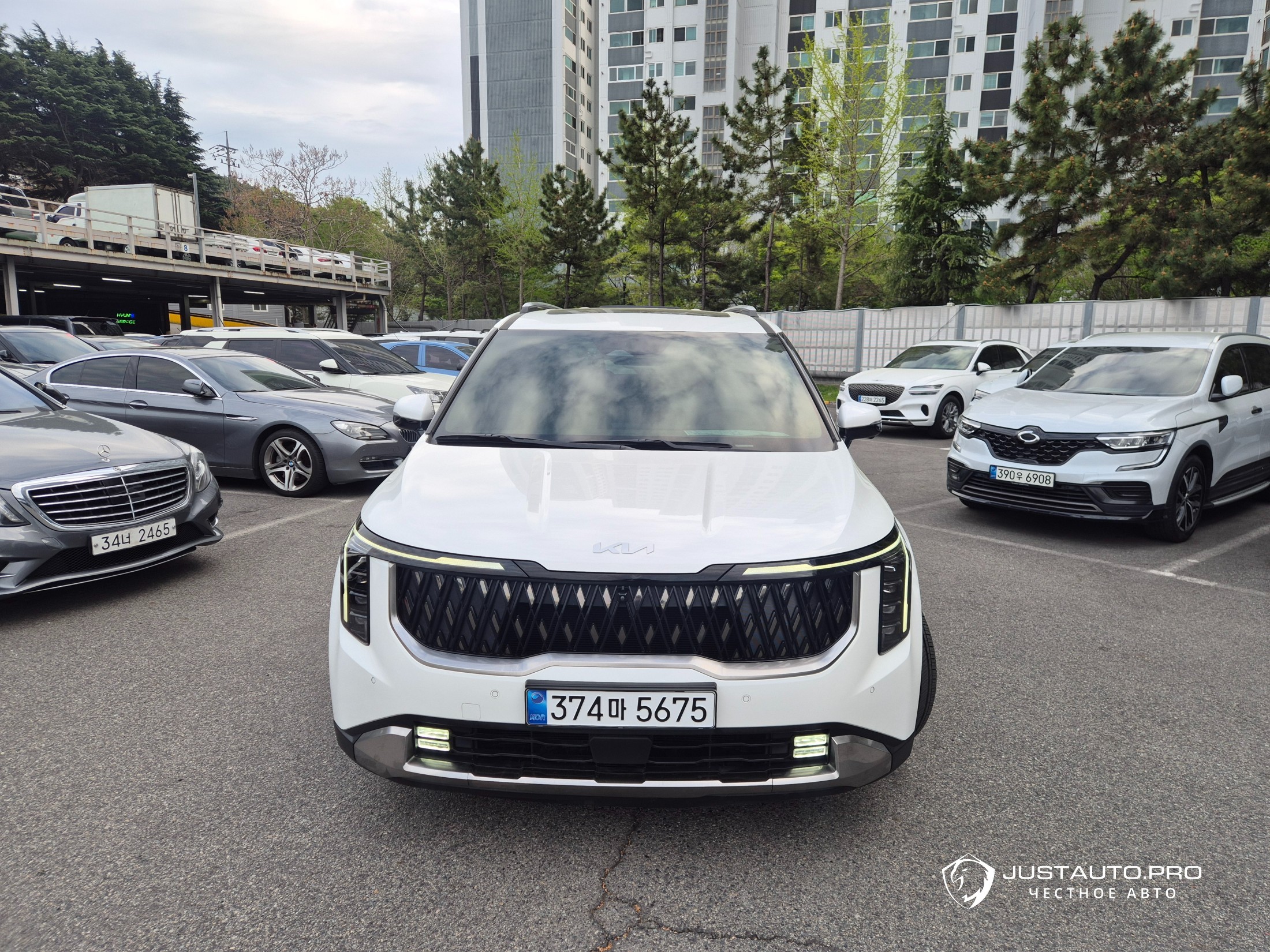 Автомобиль Kia Canival