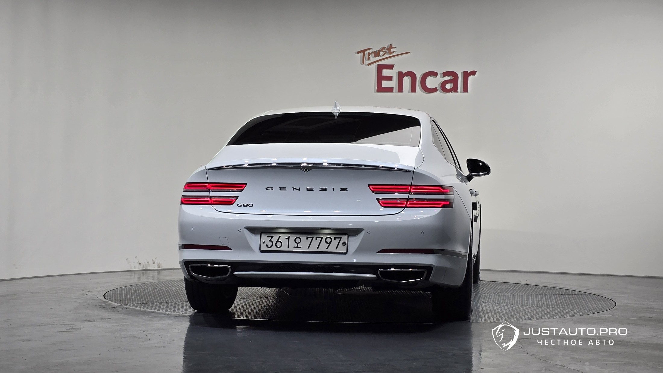 Автомобиль Genesis G80