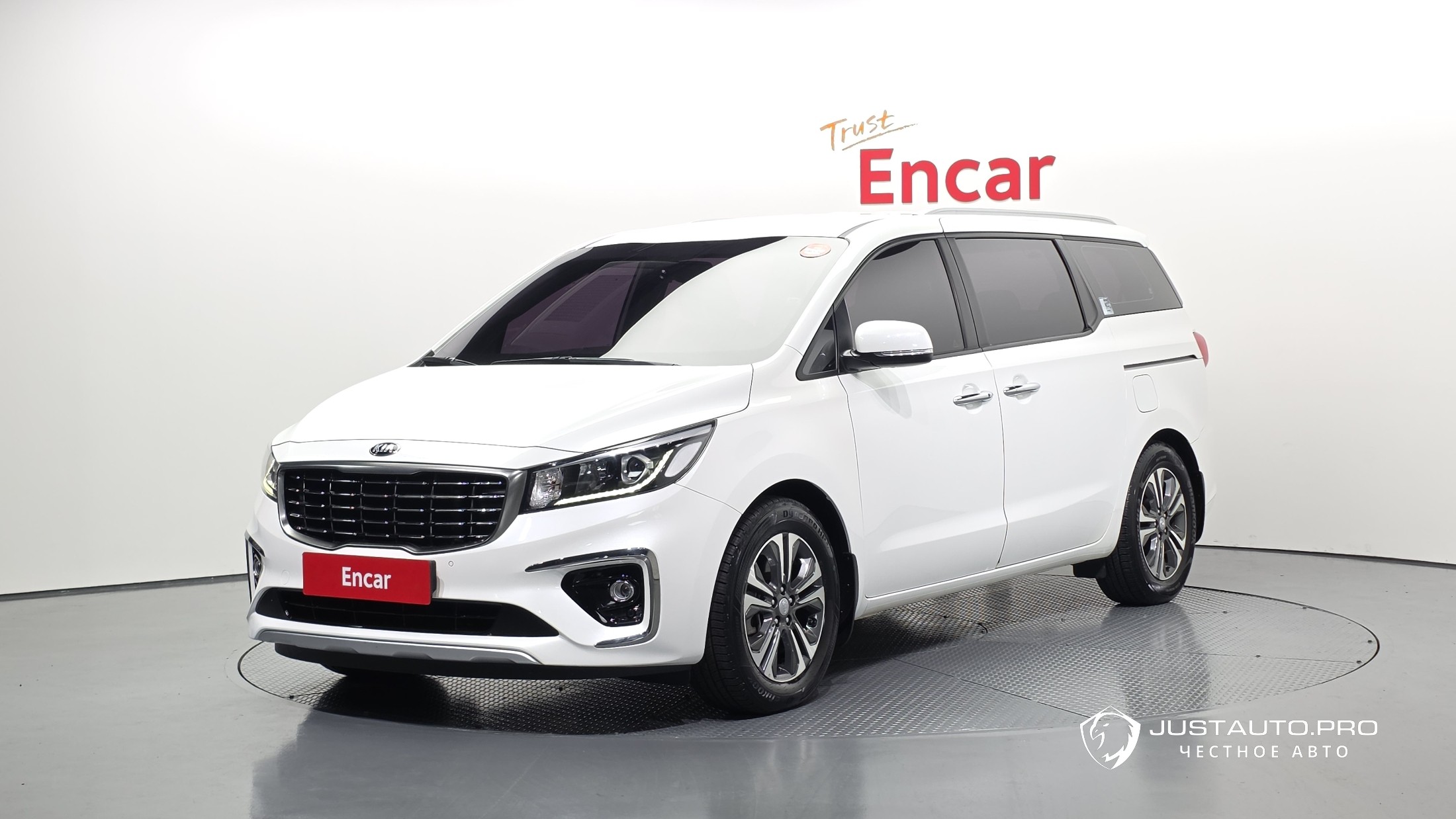 Автомобиль Kia Canival