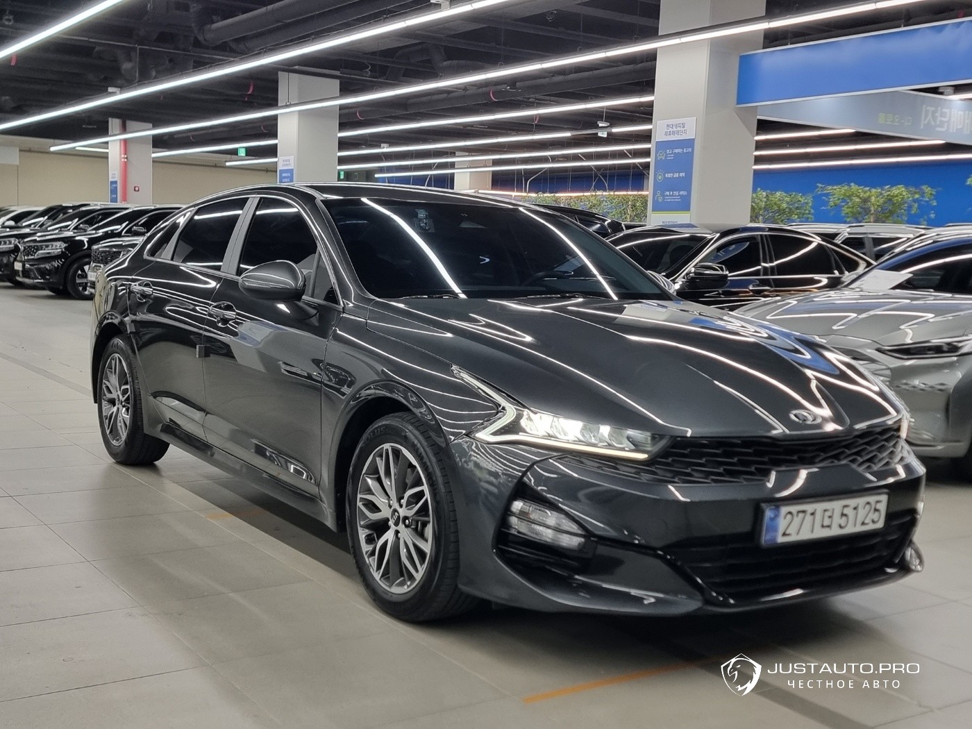 Автомобиль Kia K5