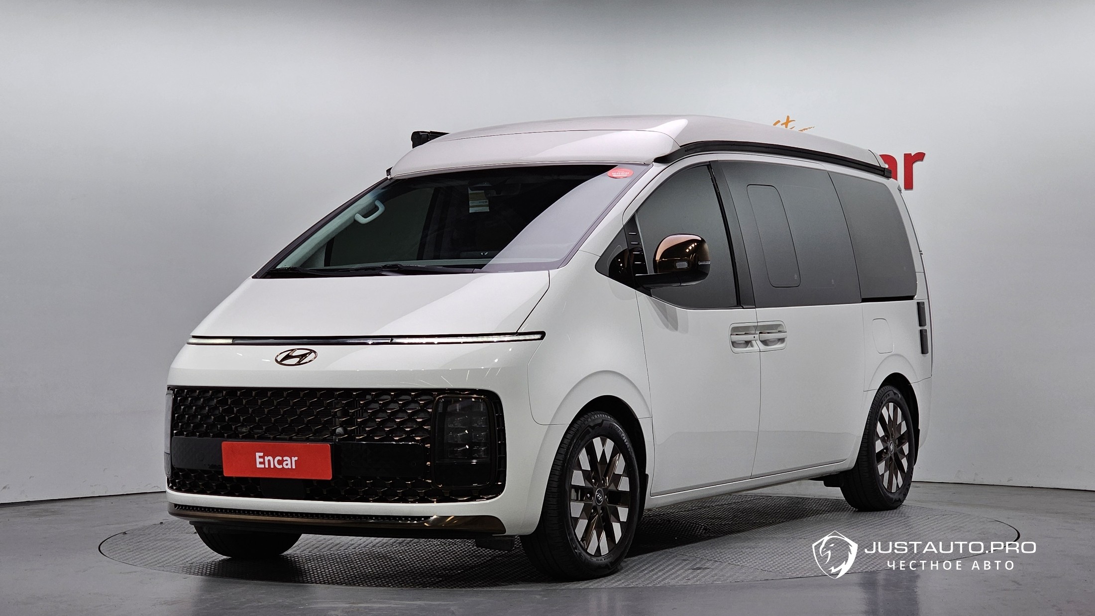 Автомобиль Hyundai Staria