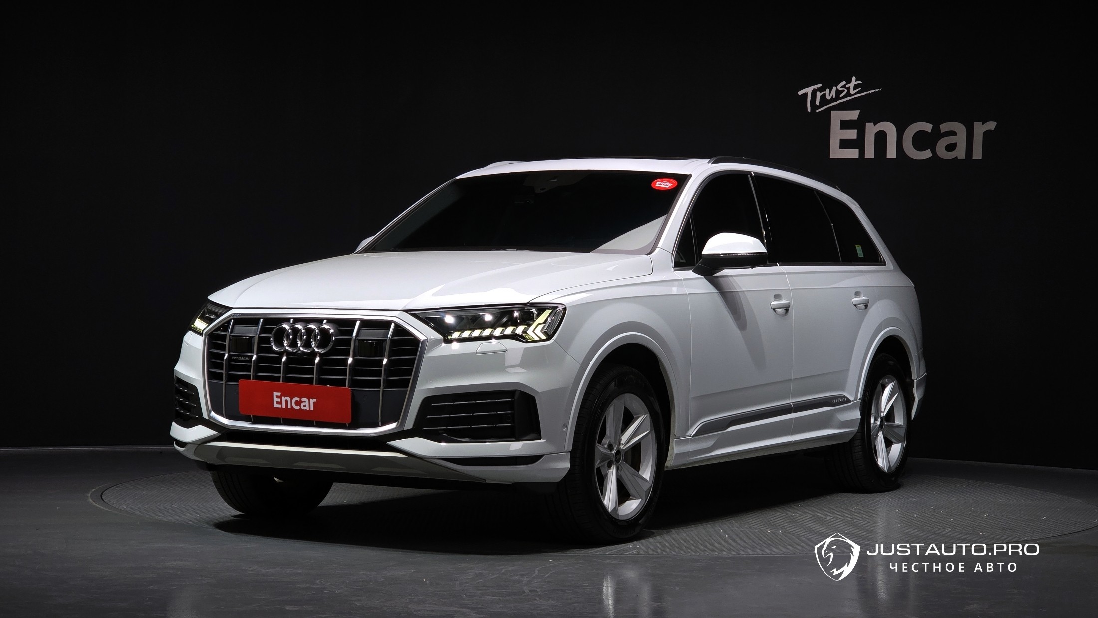 Автомобиль Audi Q7