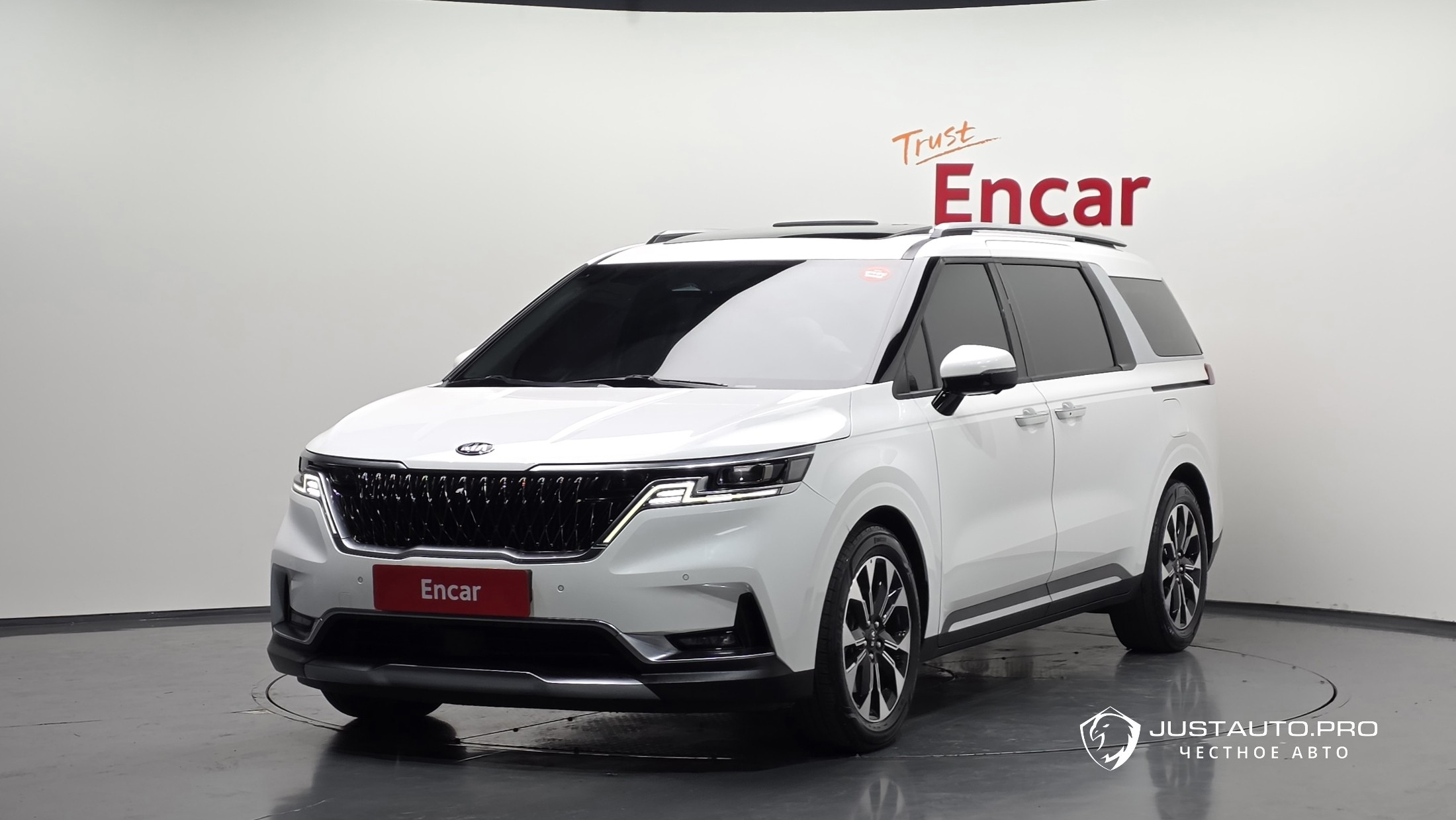 Автомобиль Kia Canival