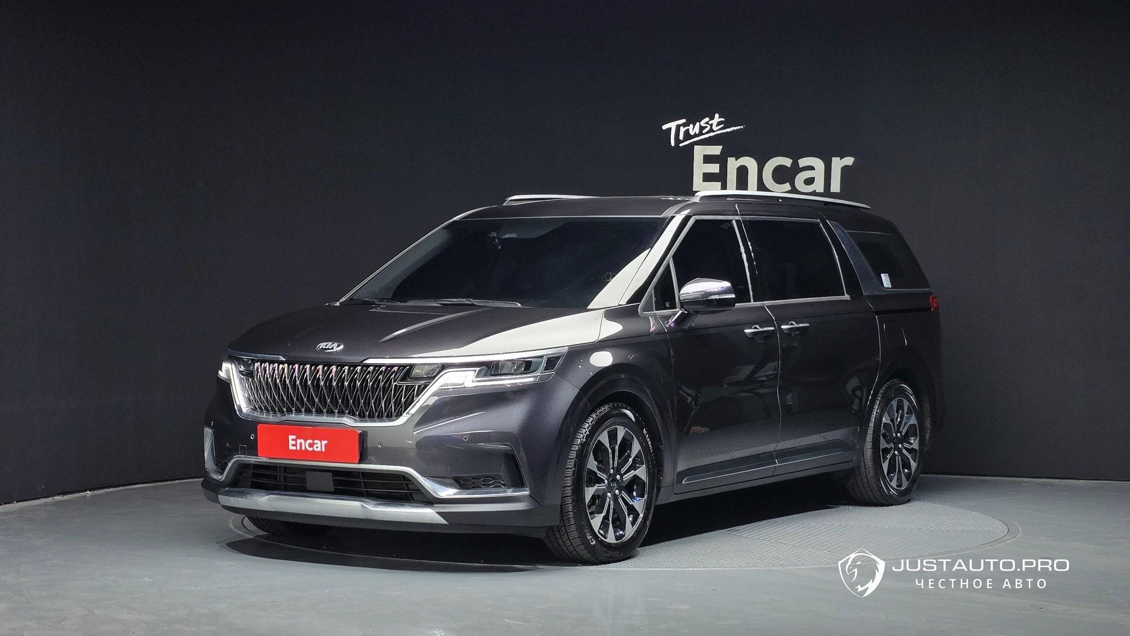 Автомобиль Kia Canival