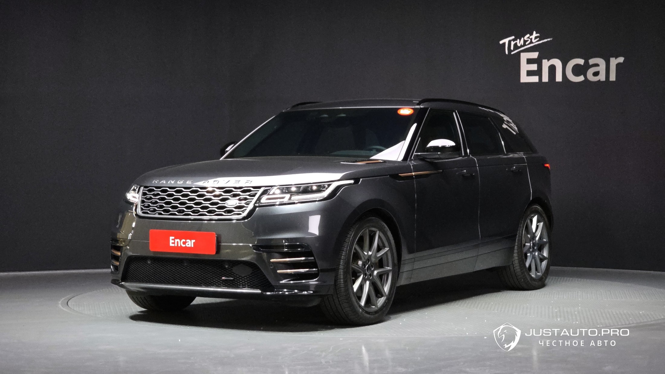 Автомобиль Land Rover Range Rover Velar