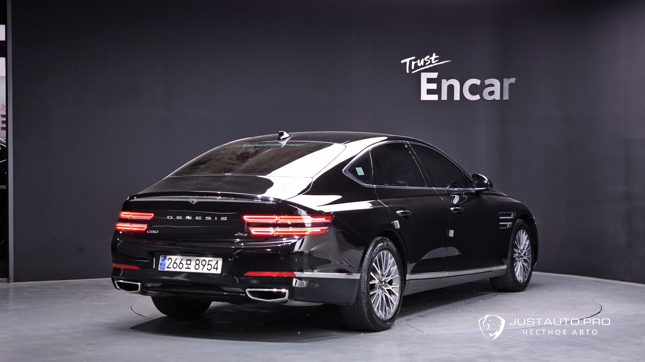 Автомобиль Genesis G80