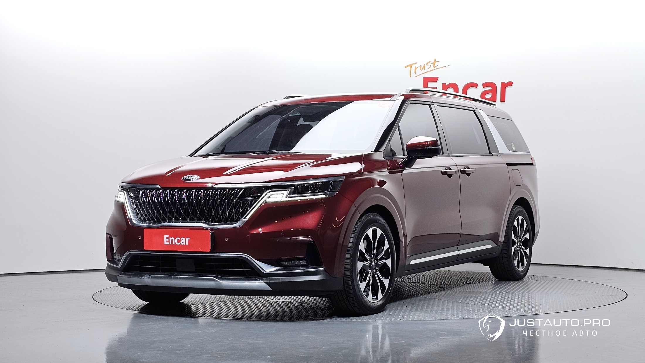 Автомобиль Kia Canival