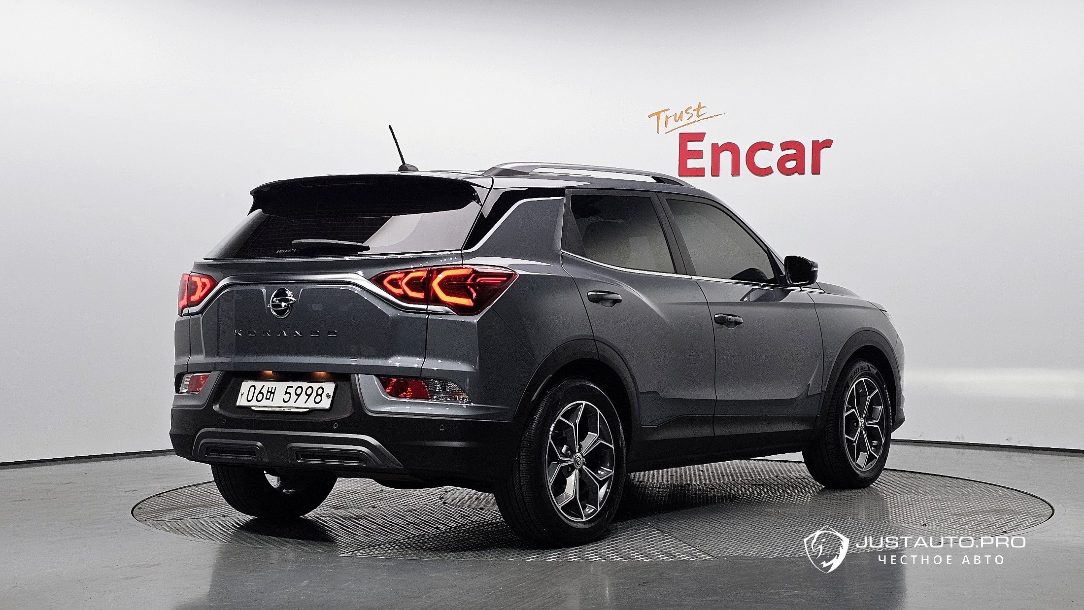Автомобиль KG_Mobility_Ssangyong KORANDO
