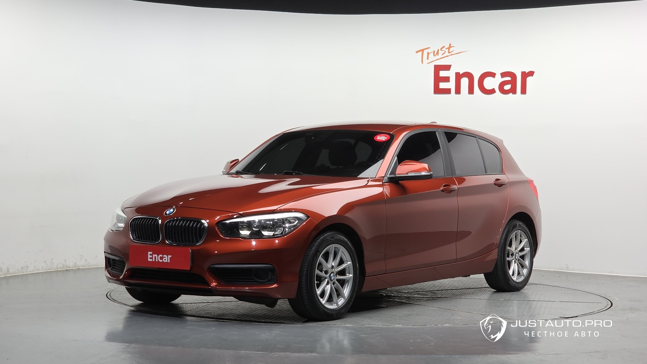 Автомобиль BMW 1-Series