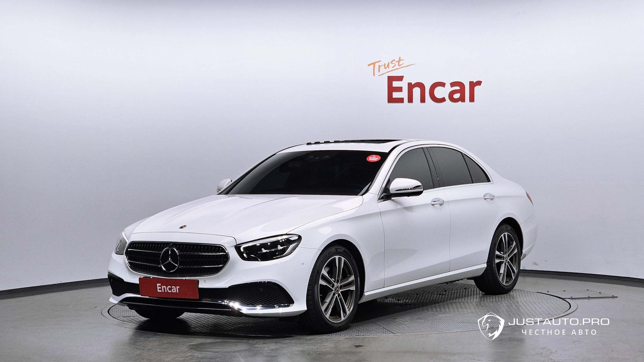 Автомобиль Mercedes-Benz E-Class