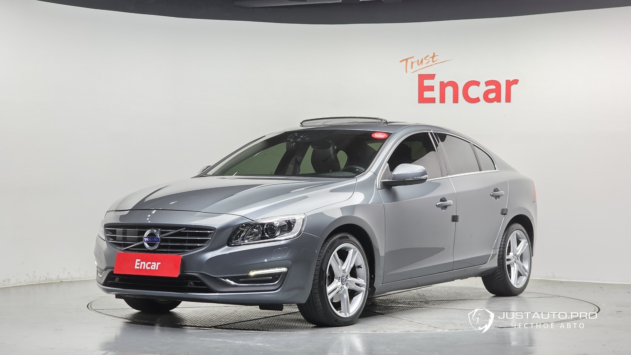 Автомобиль Volvo S60