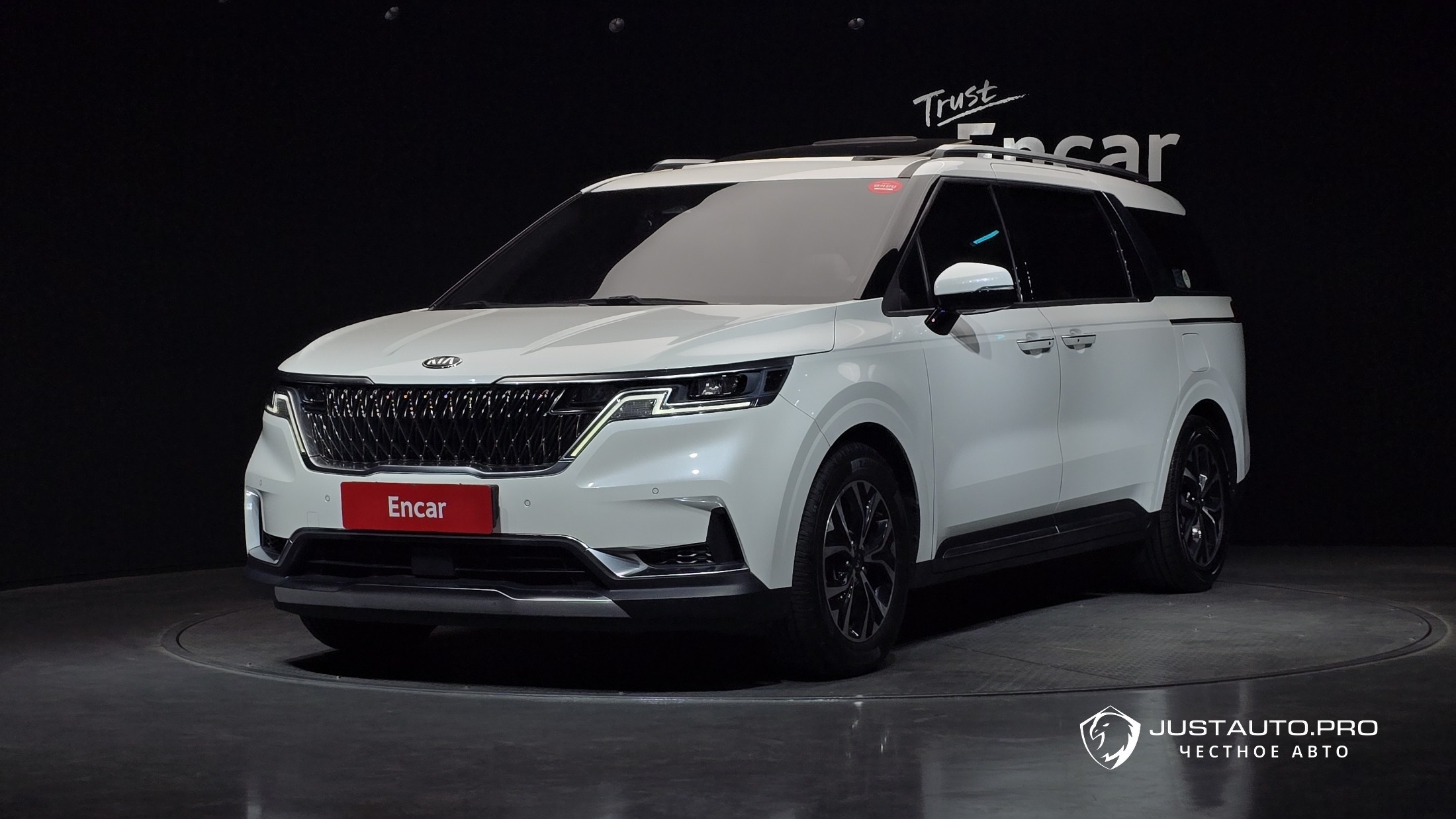 Автомобиль Kia Canival