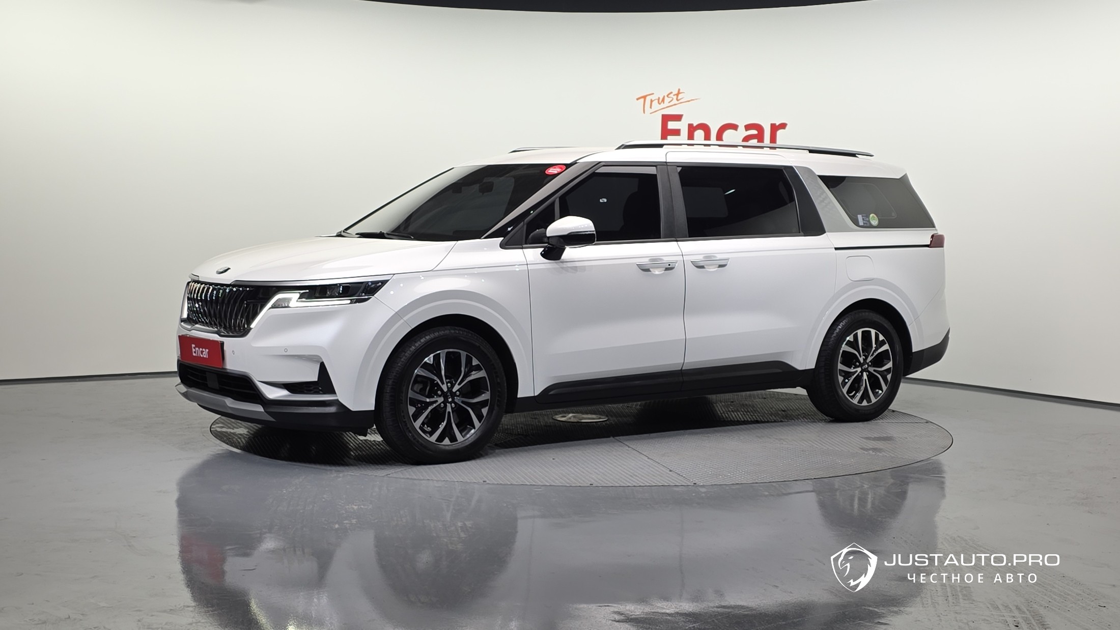 Автомобиль Kia Canival